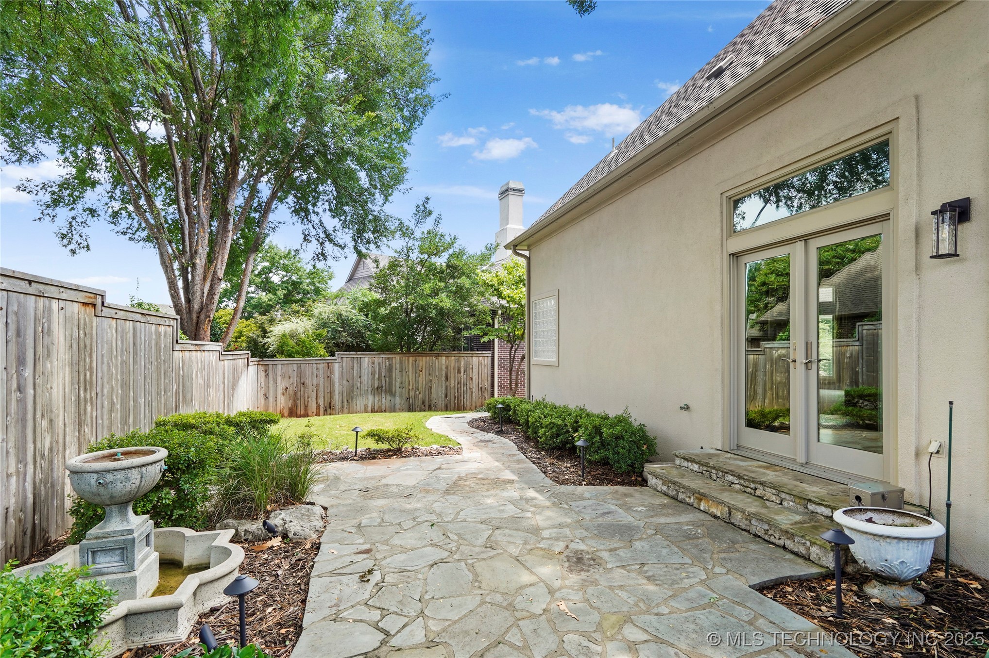 5816 W Orlando Circle