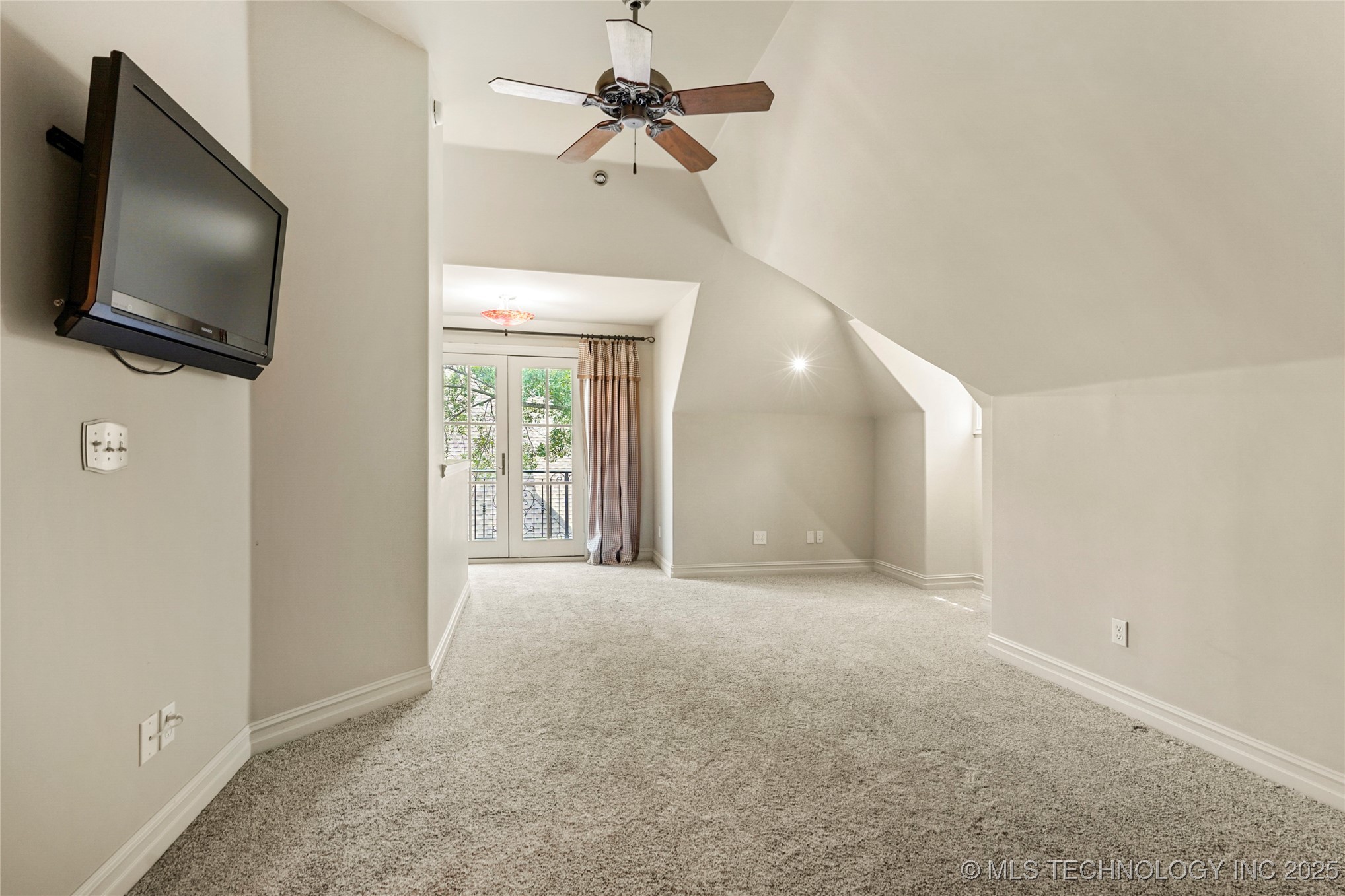 5816 W Orlando Circle