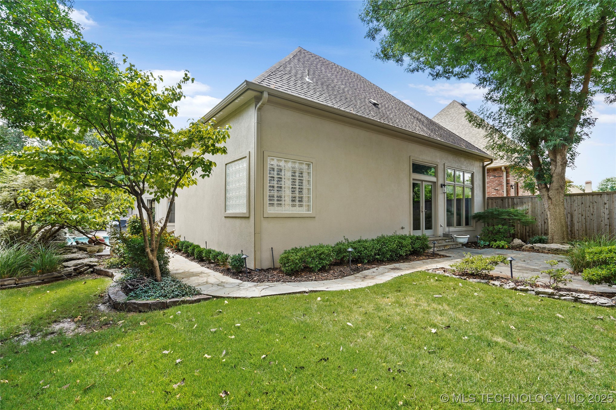 5816 W Orlando Circle