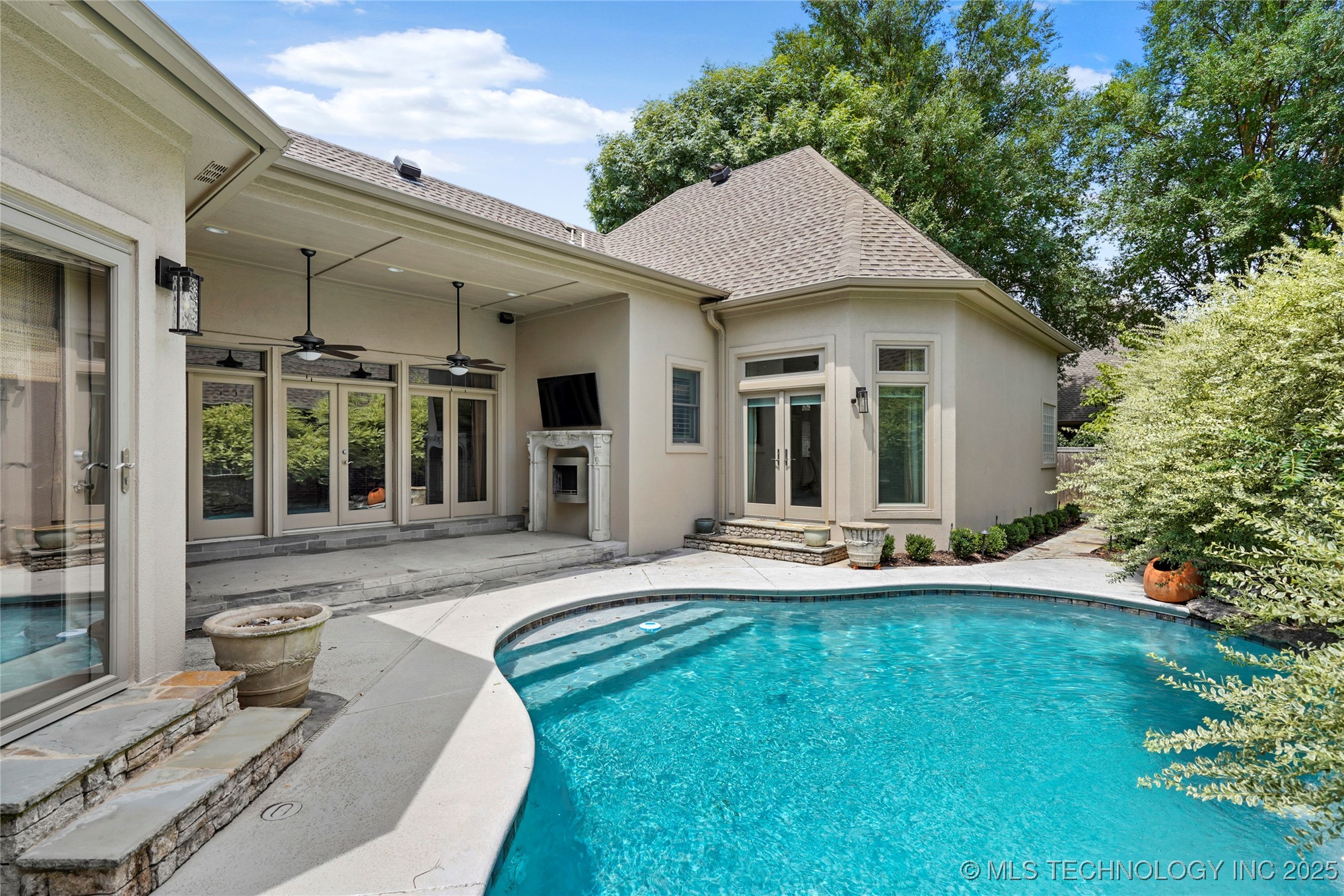 5816 W Orlando Circle