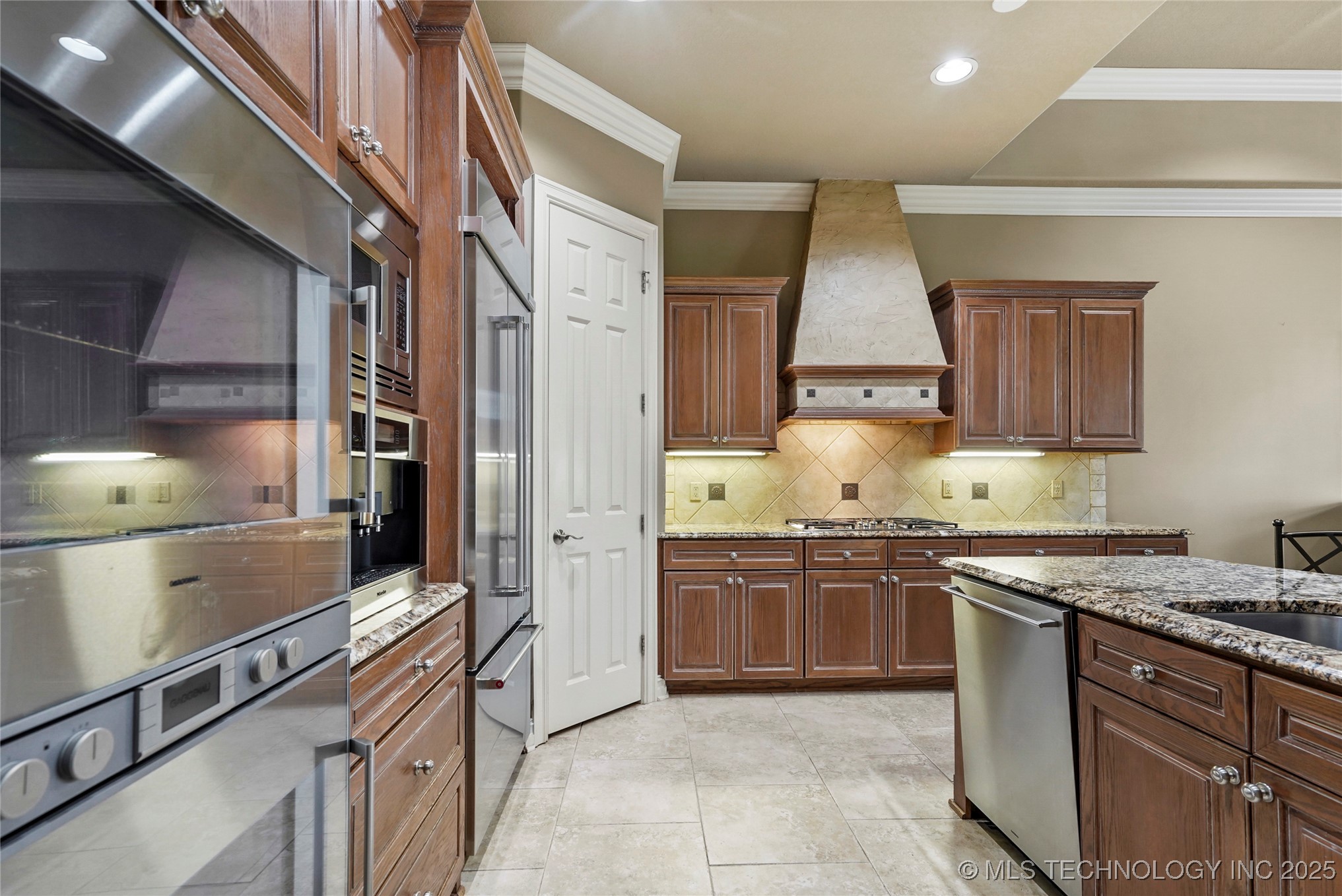 5816 W Orlando Circle