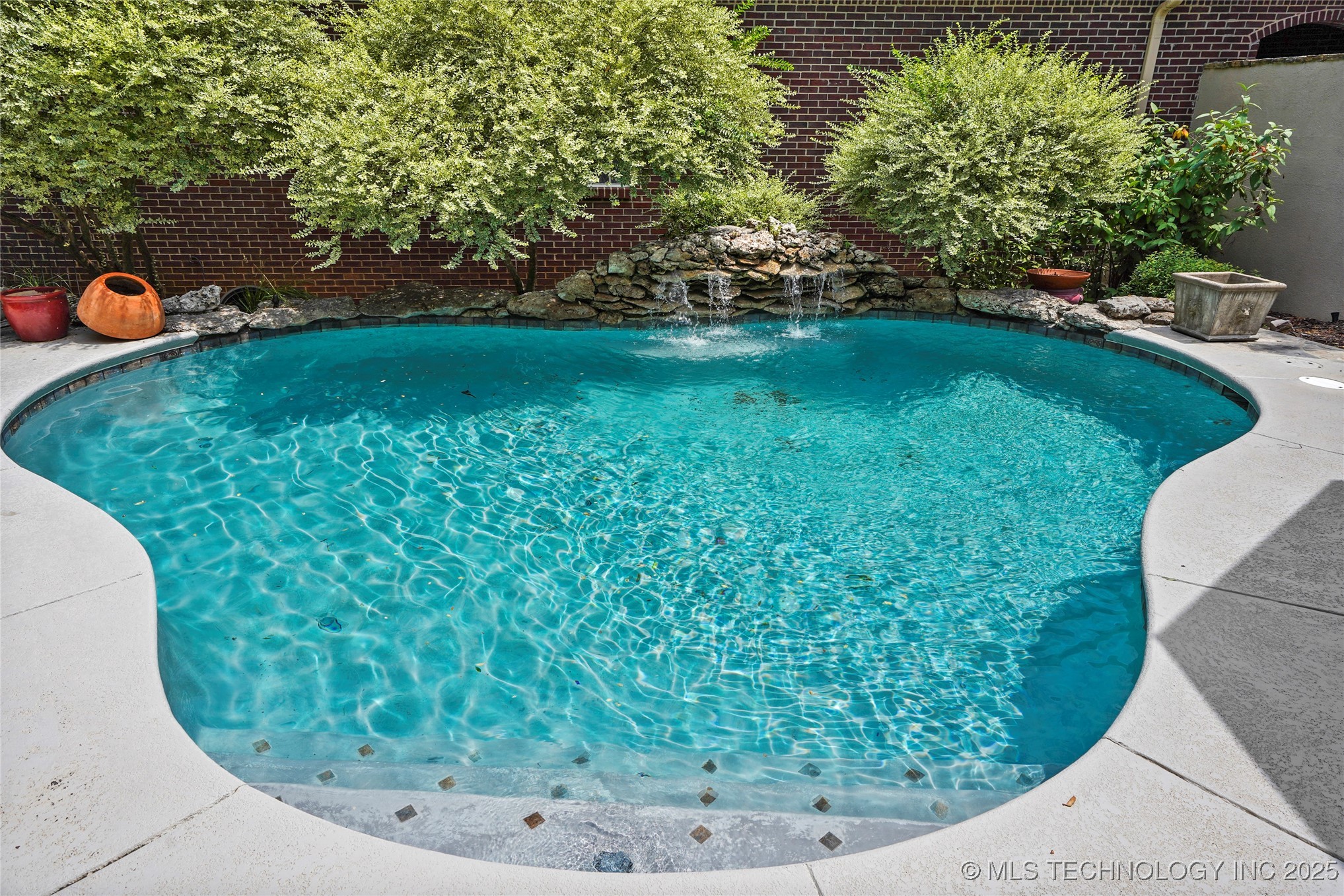 5816 W Orlando Circle