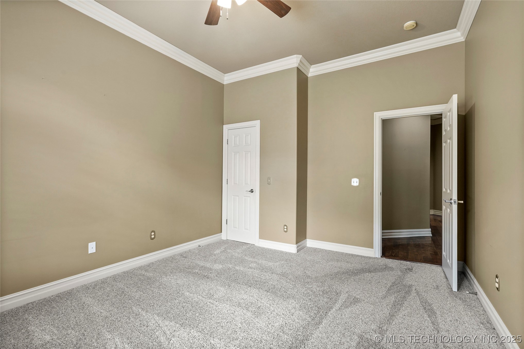 5816 W Orlando Circle