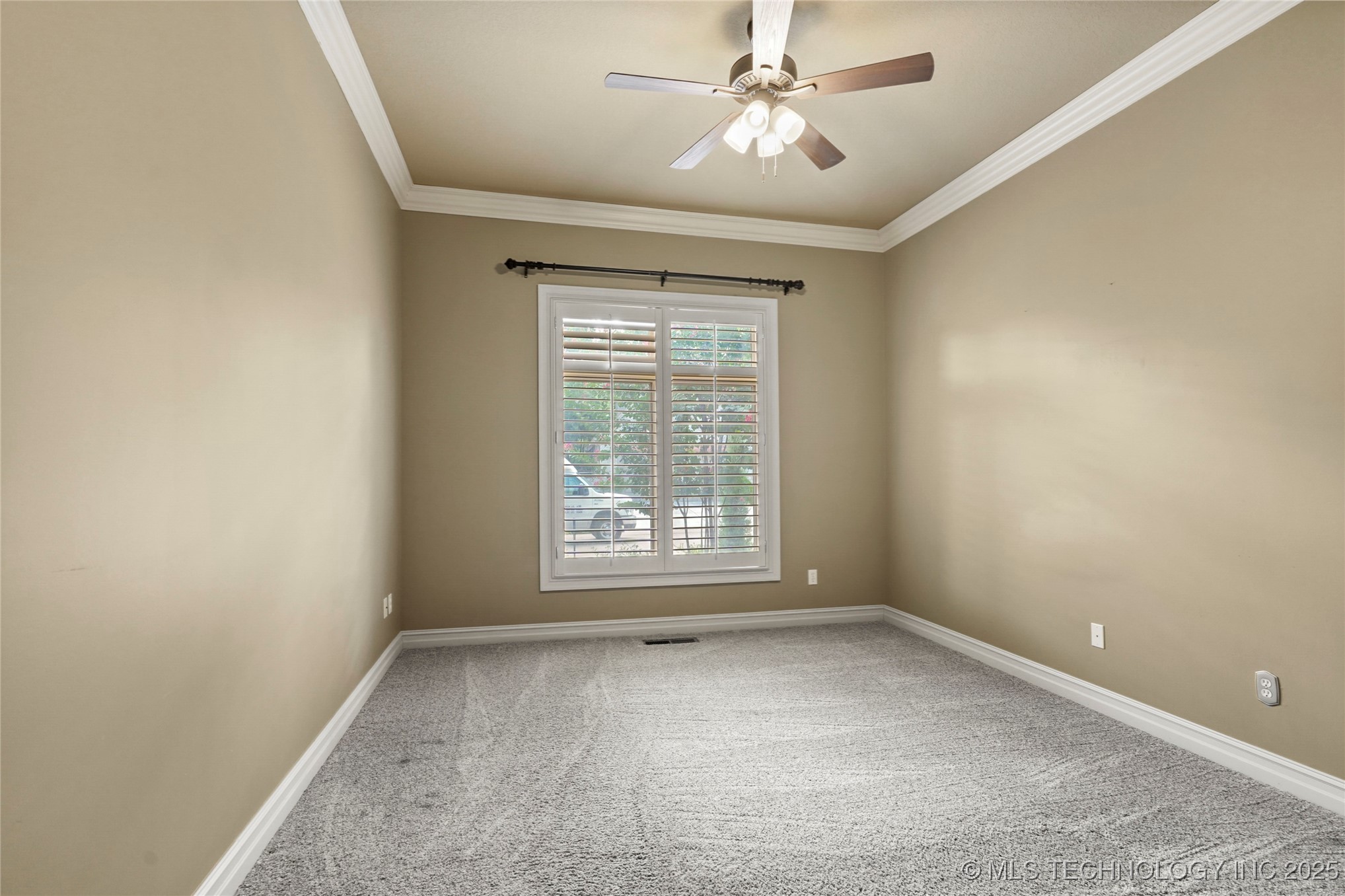 5816 W Orlando Circle