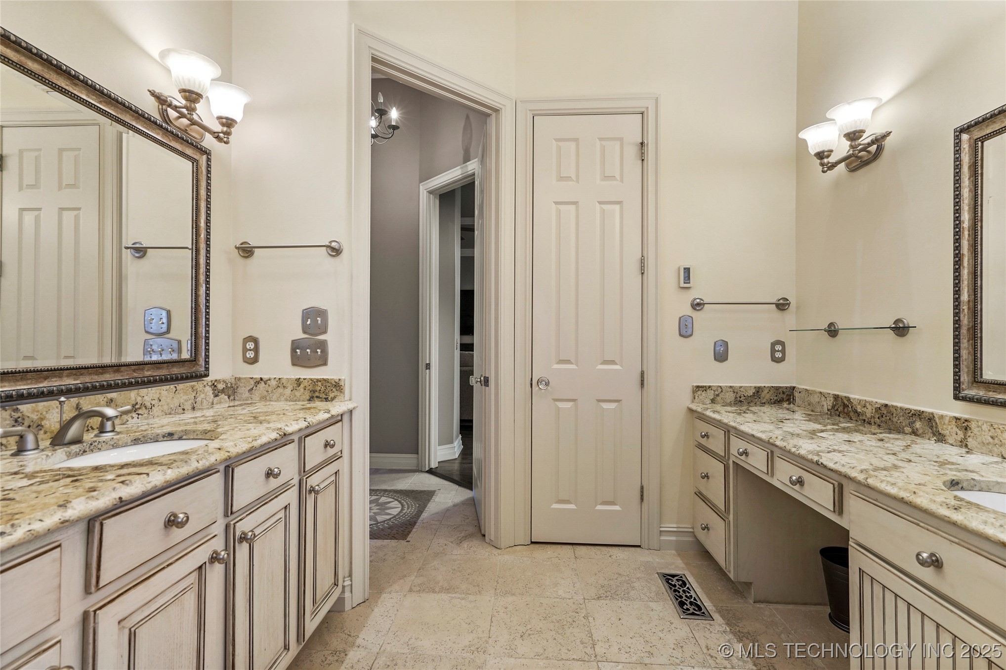 5816 W Orlando Circle