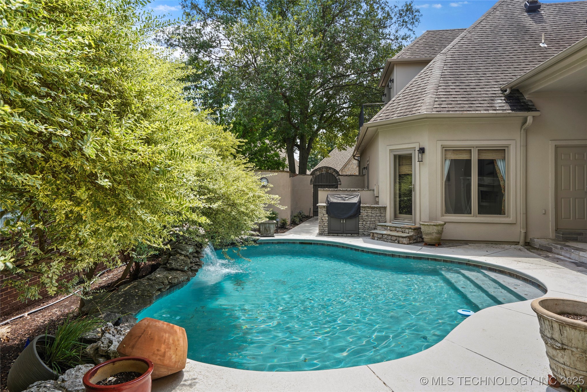 5816 W Orlando Circle