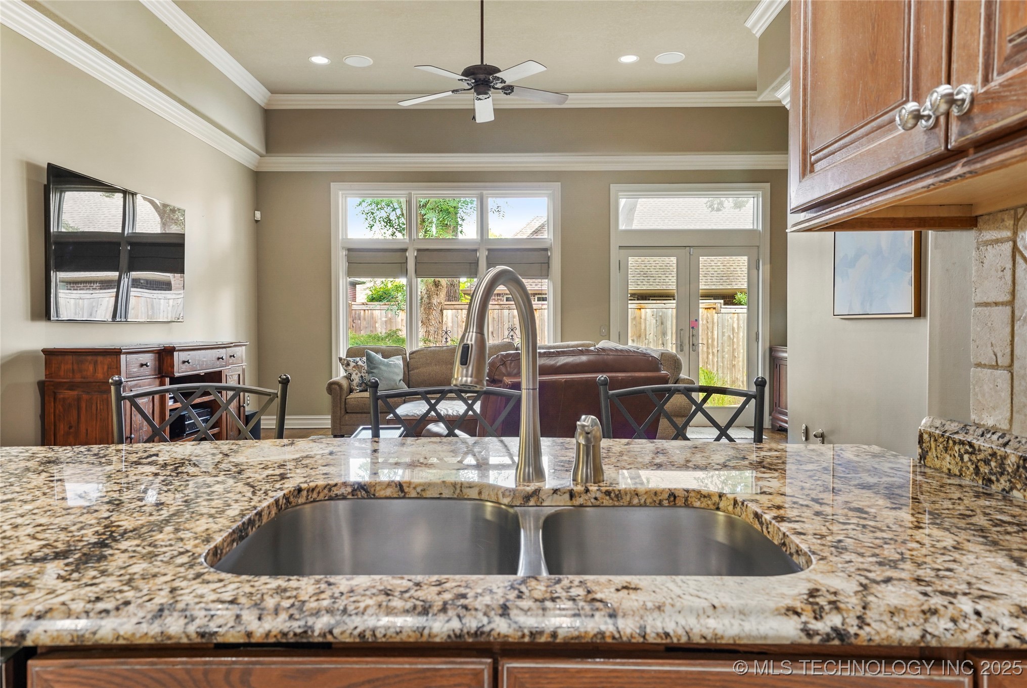 5816 W Orlando Circle