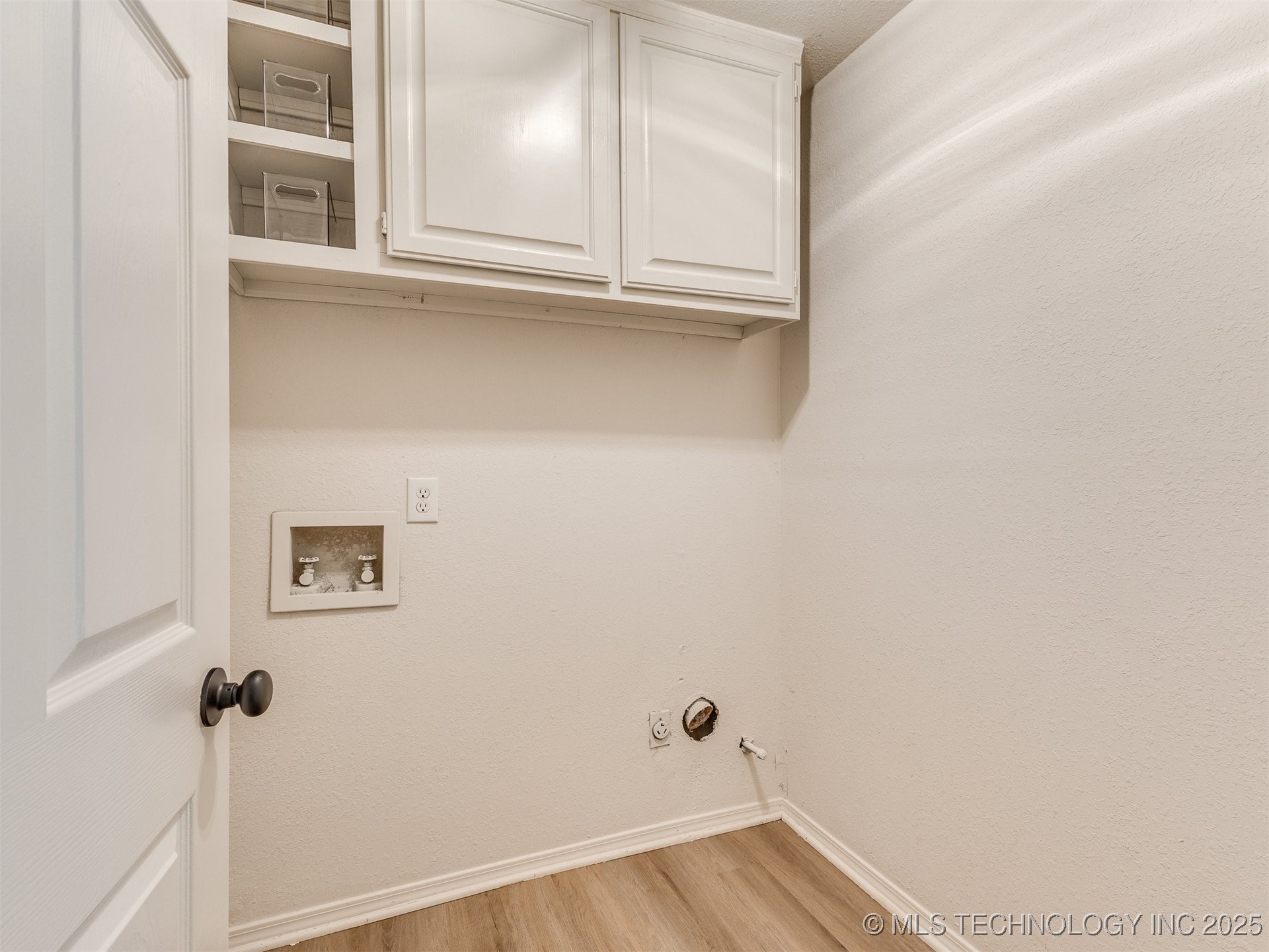 1508 W Edgewater Place