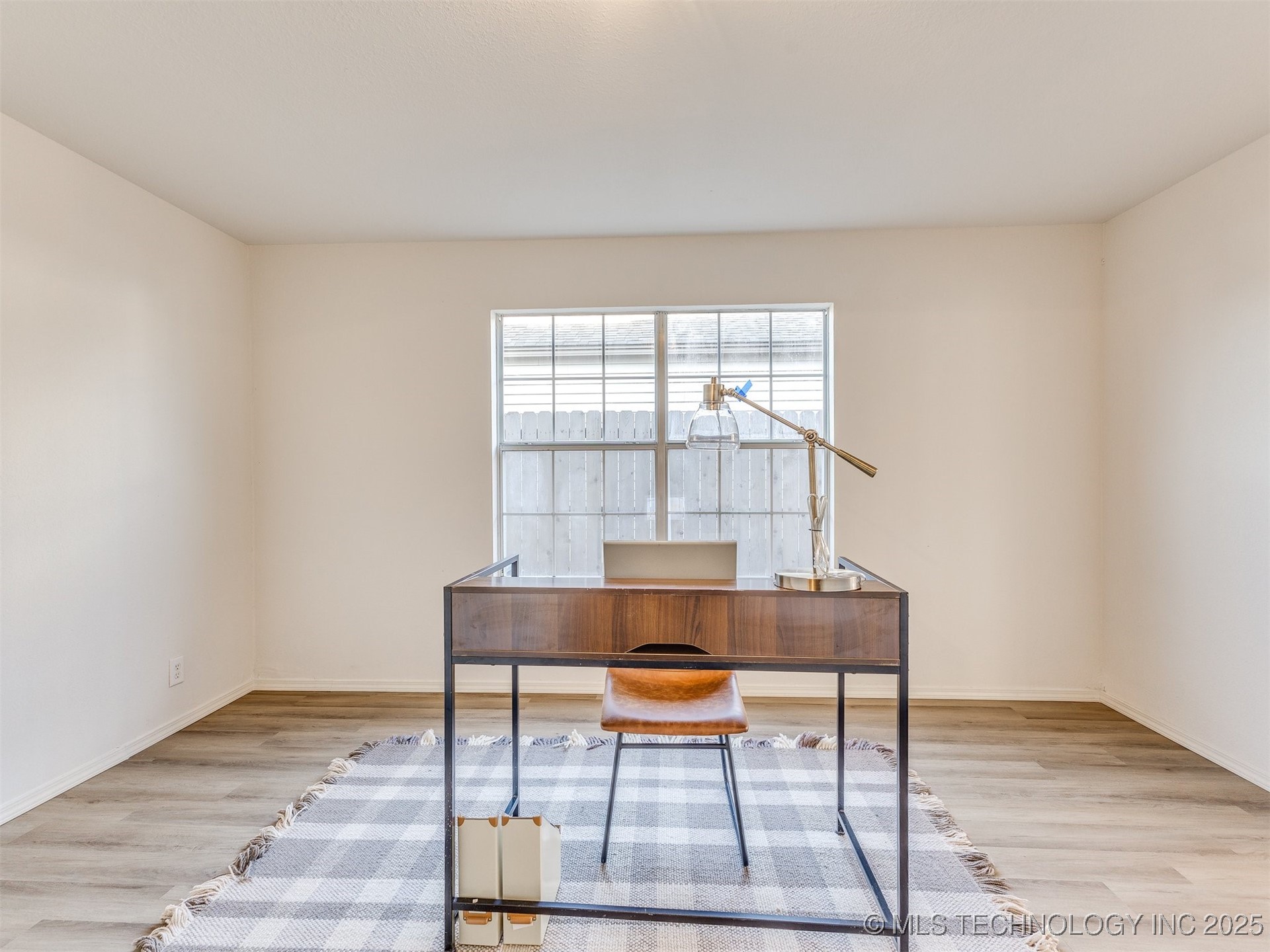 1508 W Edgewater Place