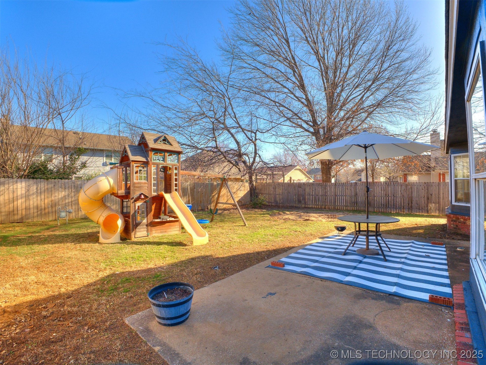 1508 W Edgewater Place