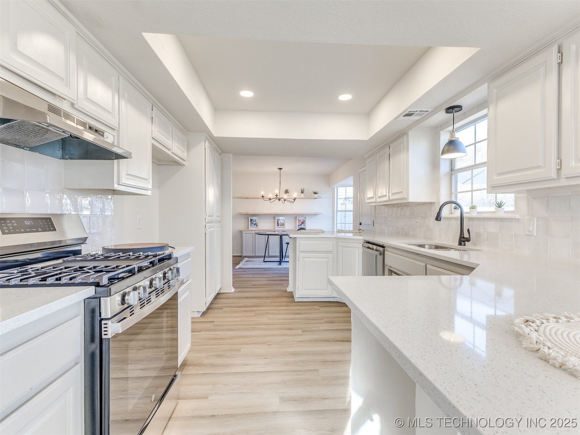 1508 W Edgewater Place