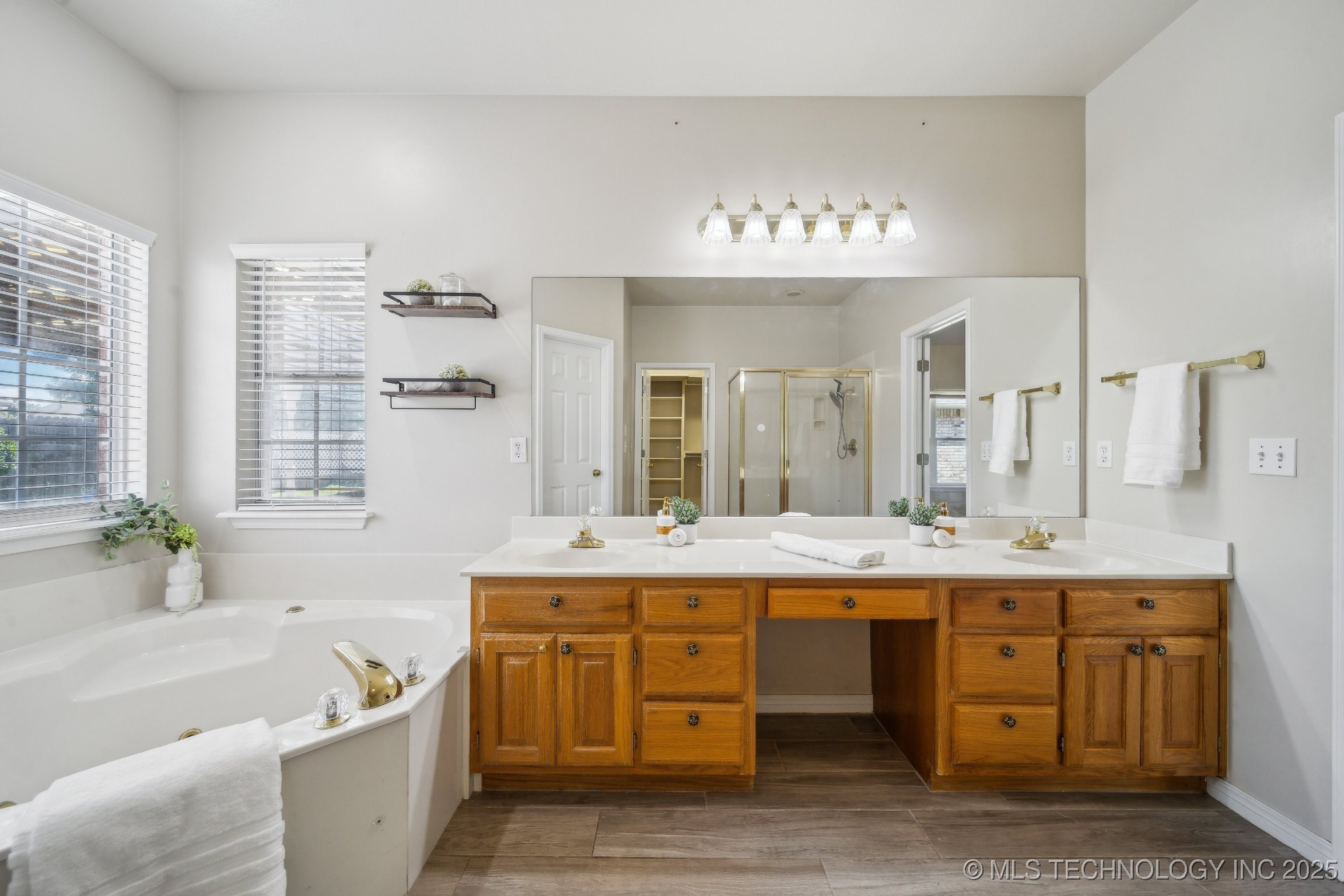 3213 N Battle Creek Drive
