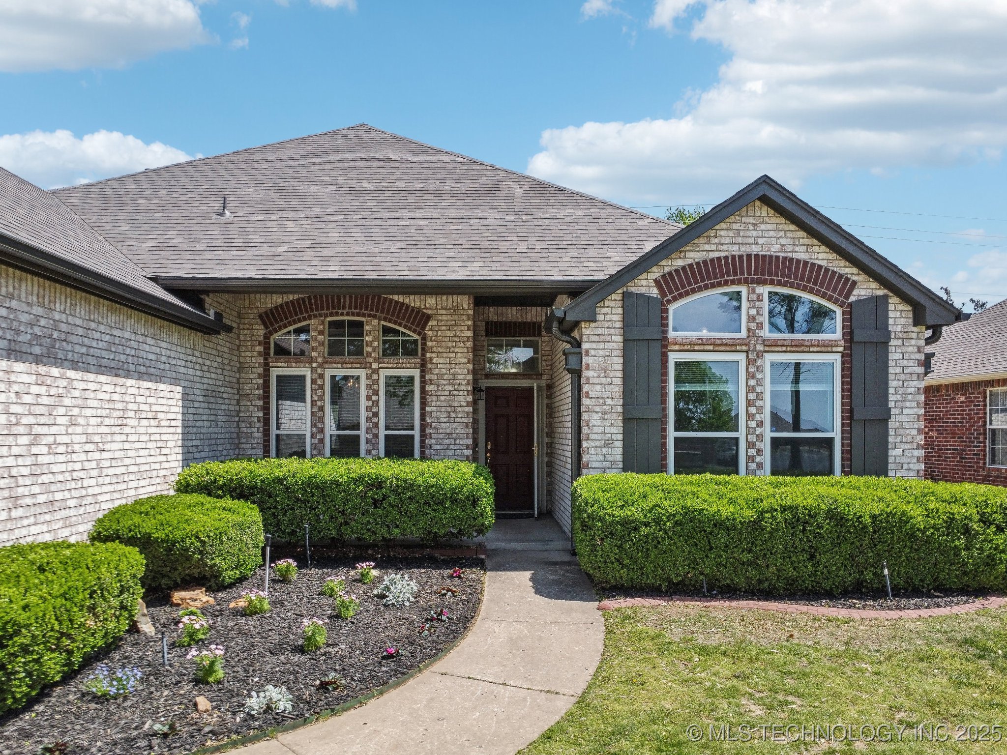 3213 N Battle Creek Drive