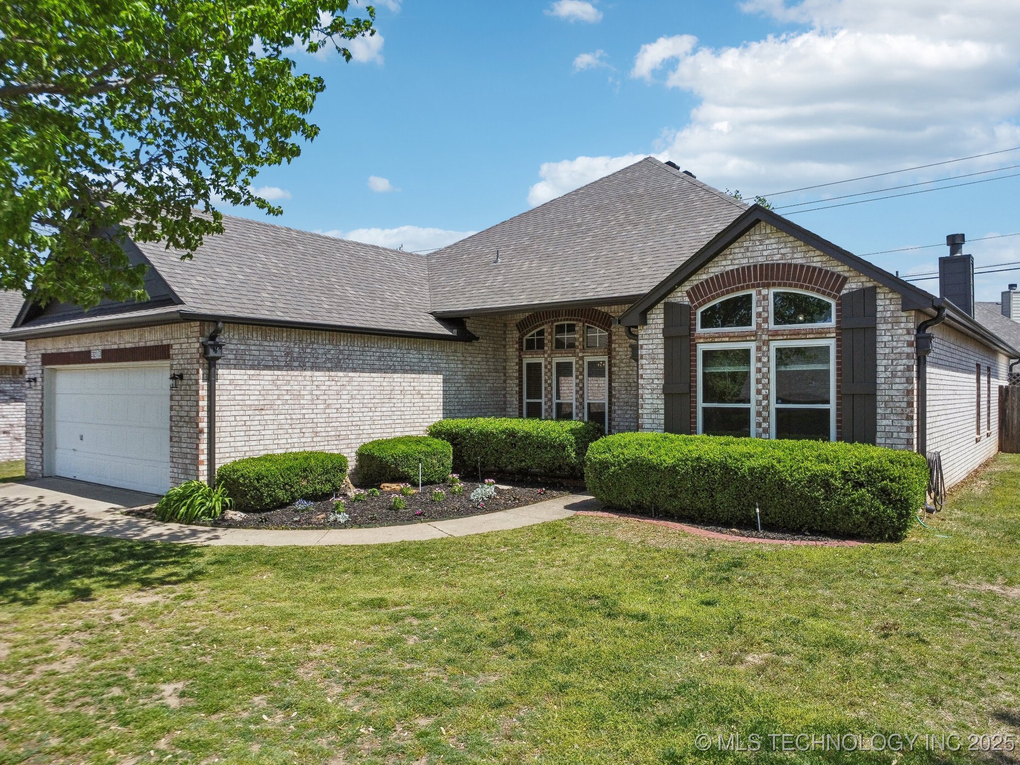 3213 N Battle Creek Drive