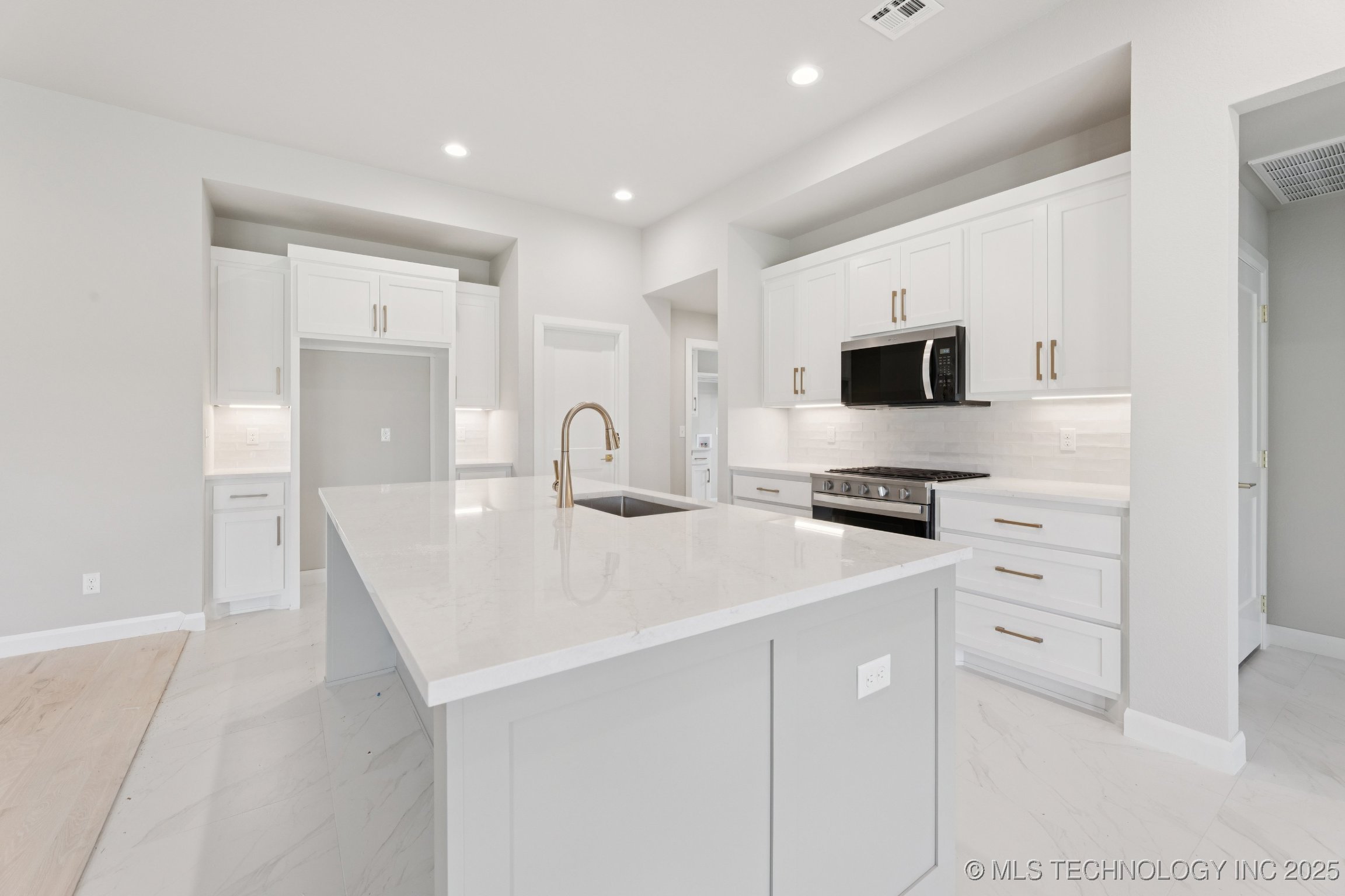 22832 E 106th Place S