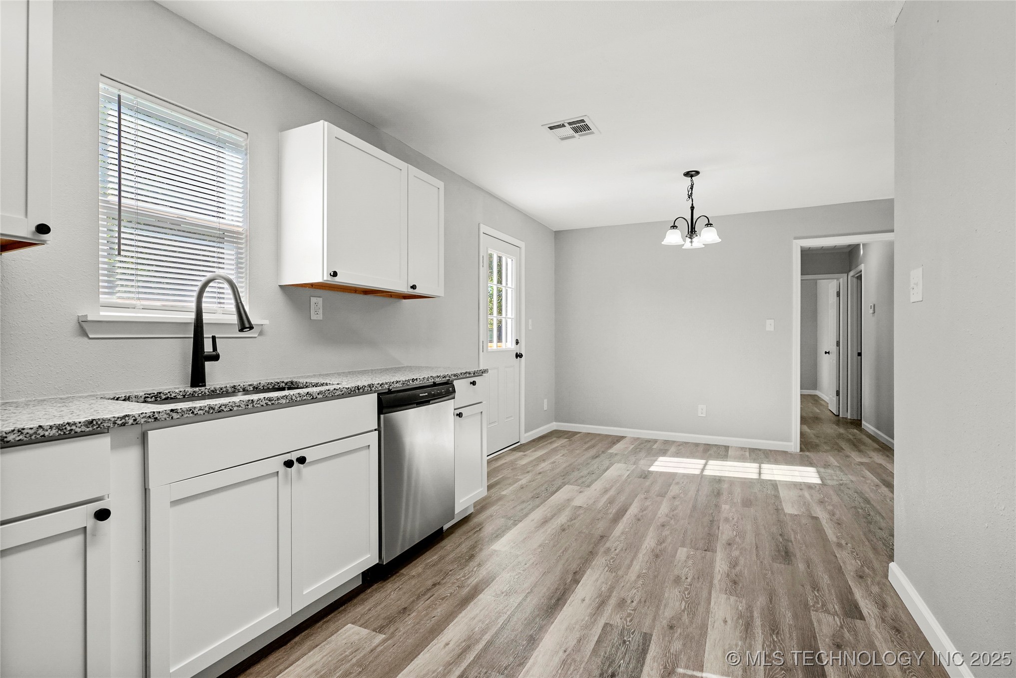 821 N 71st East Avenue