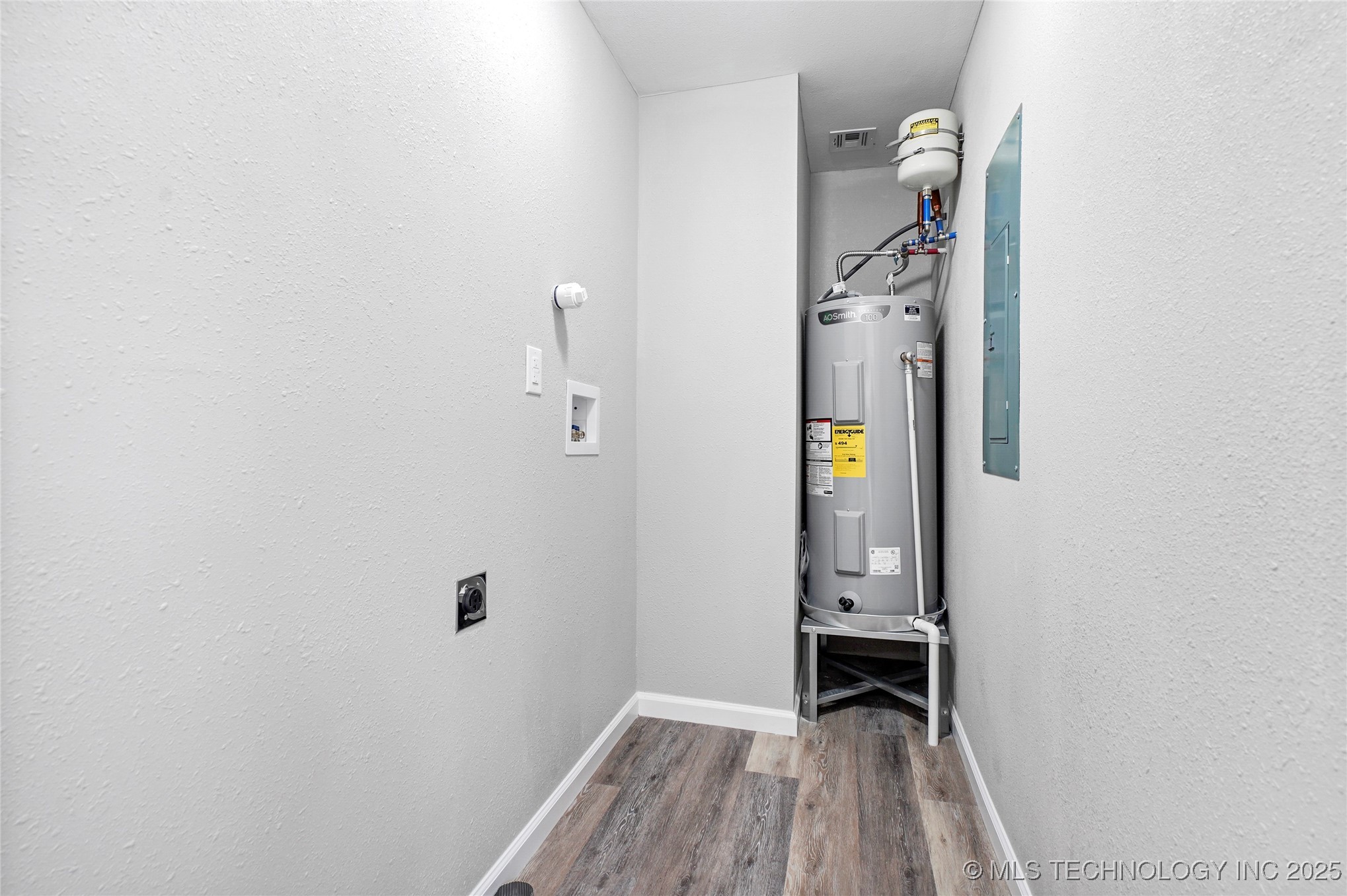 821 N 71st East Avenue