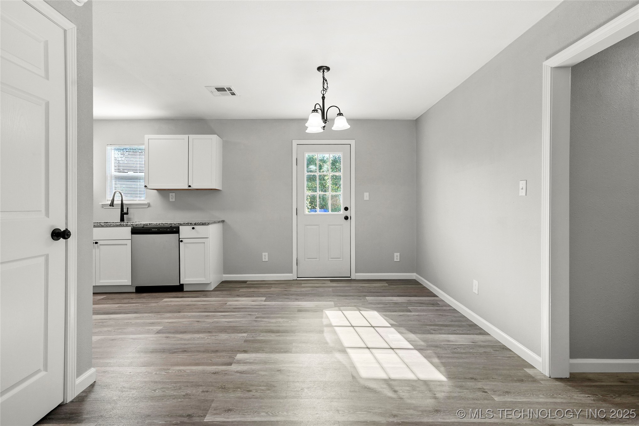 821 N 71st East Avenue