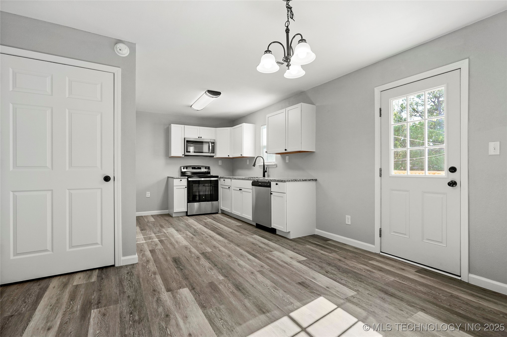 821 N 71st East Avenue