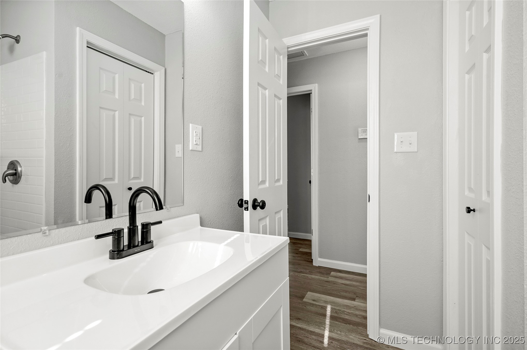 821 N 71st East Avenue