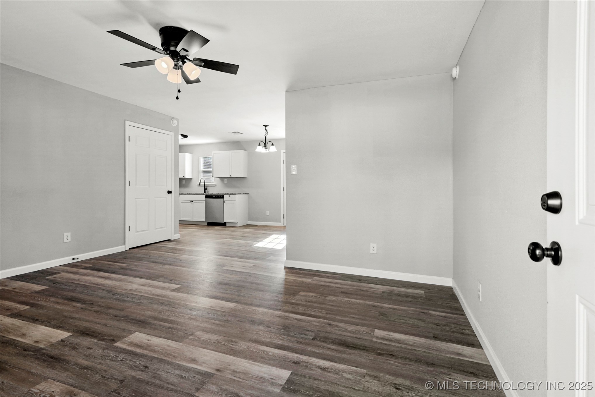 821 N 71st East Avenue