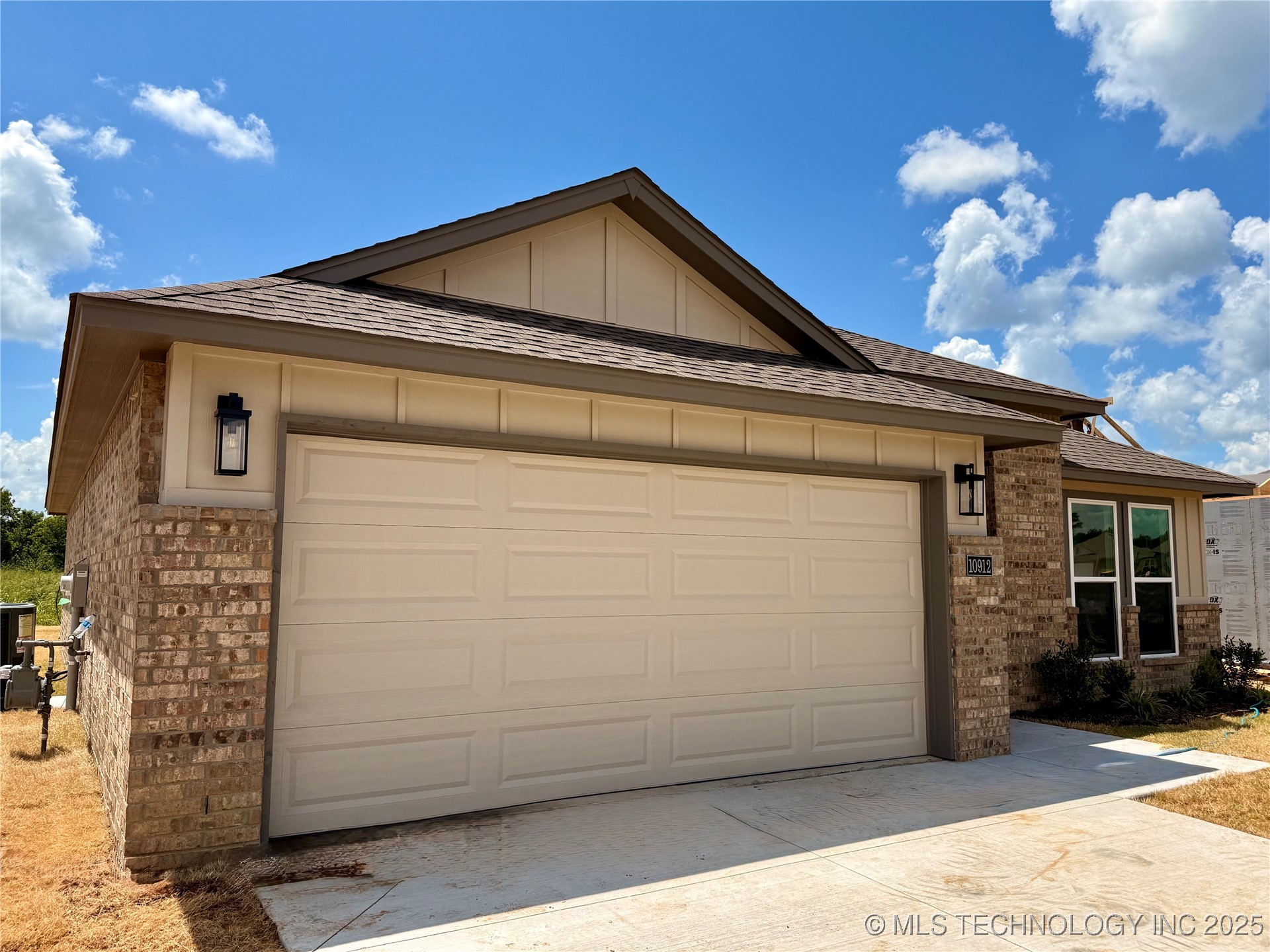 10912 S 271st East Avenue