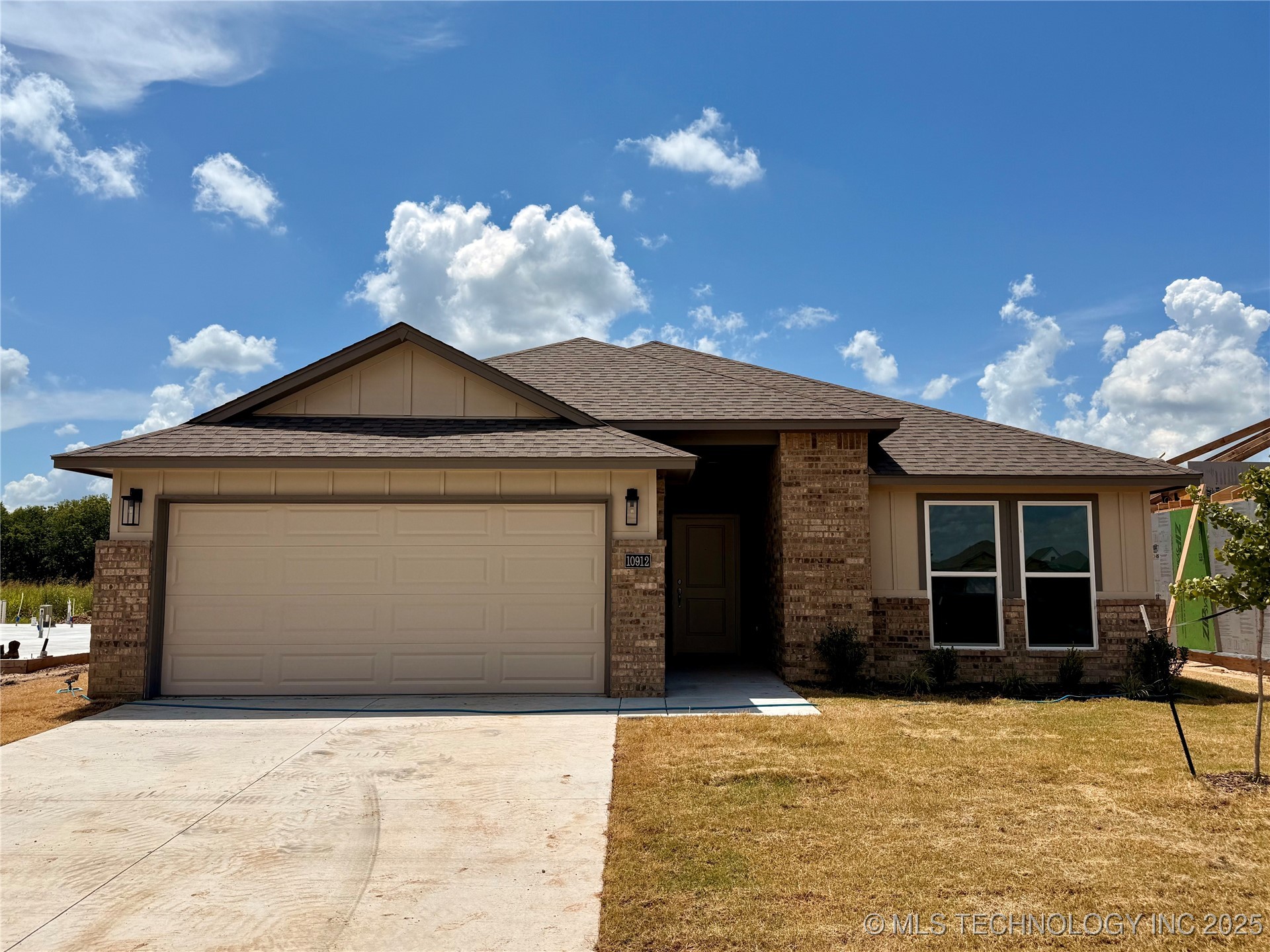 10912 S 271st East Avenue