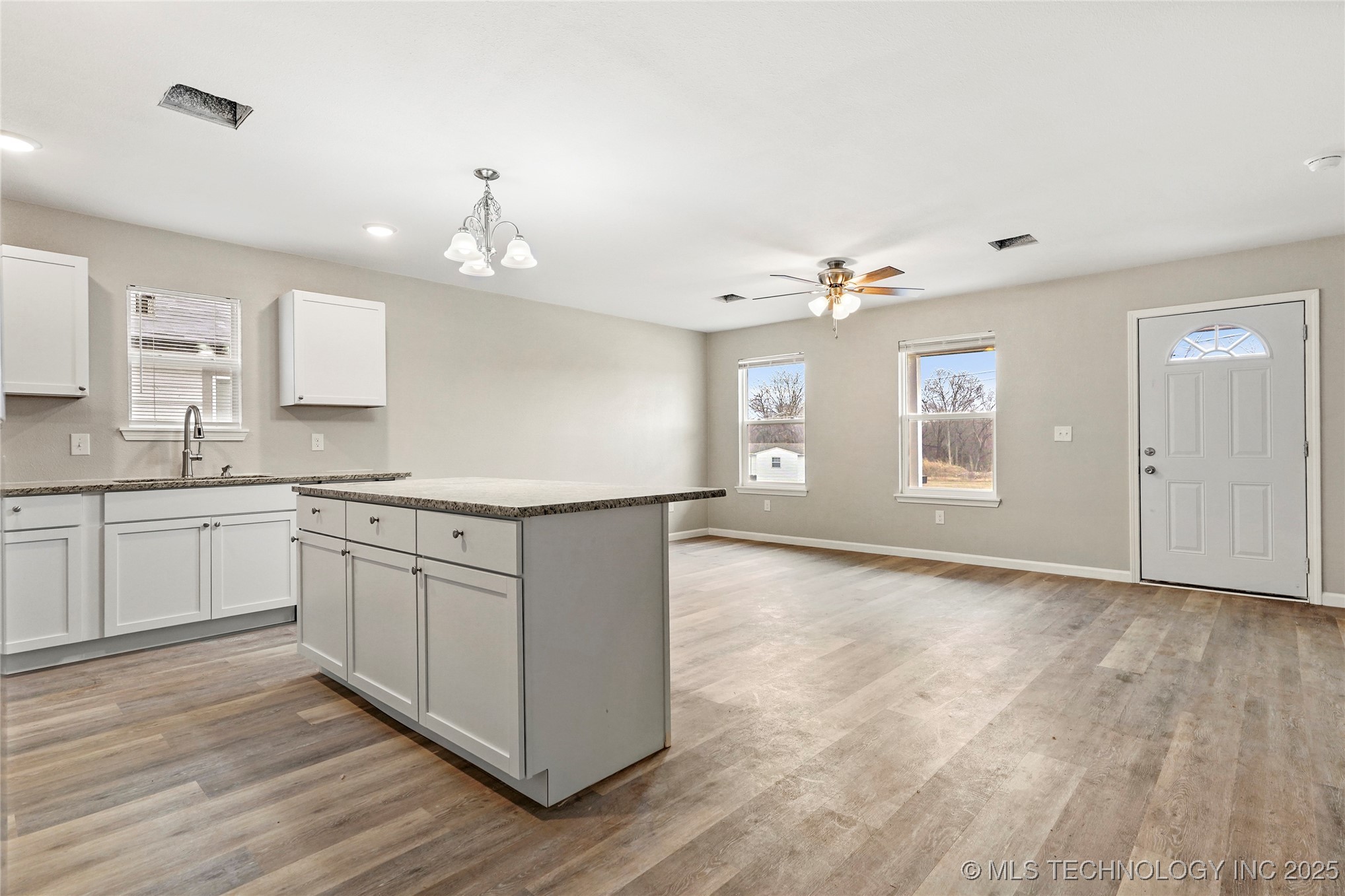 1005 N Quincy Avenue