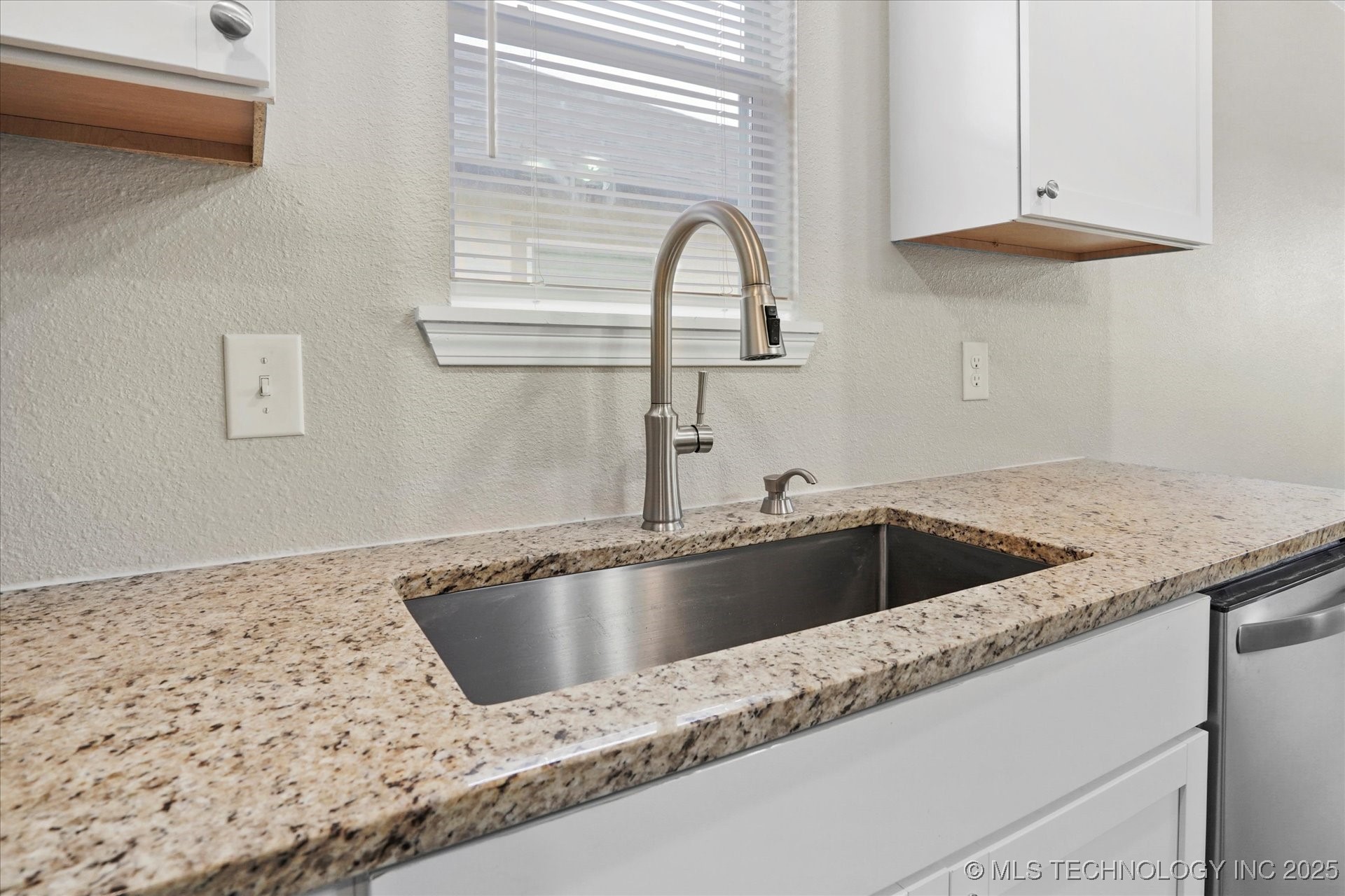 4115 W 57th Street S