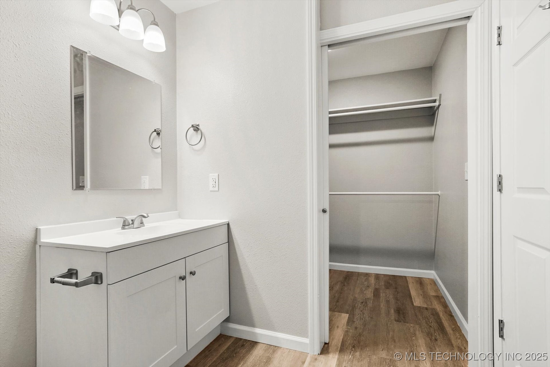 4115 W 57th Street S