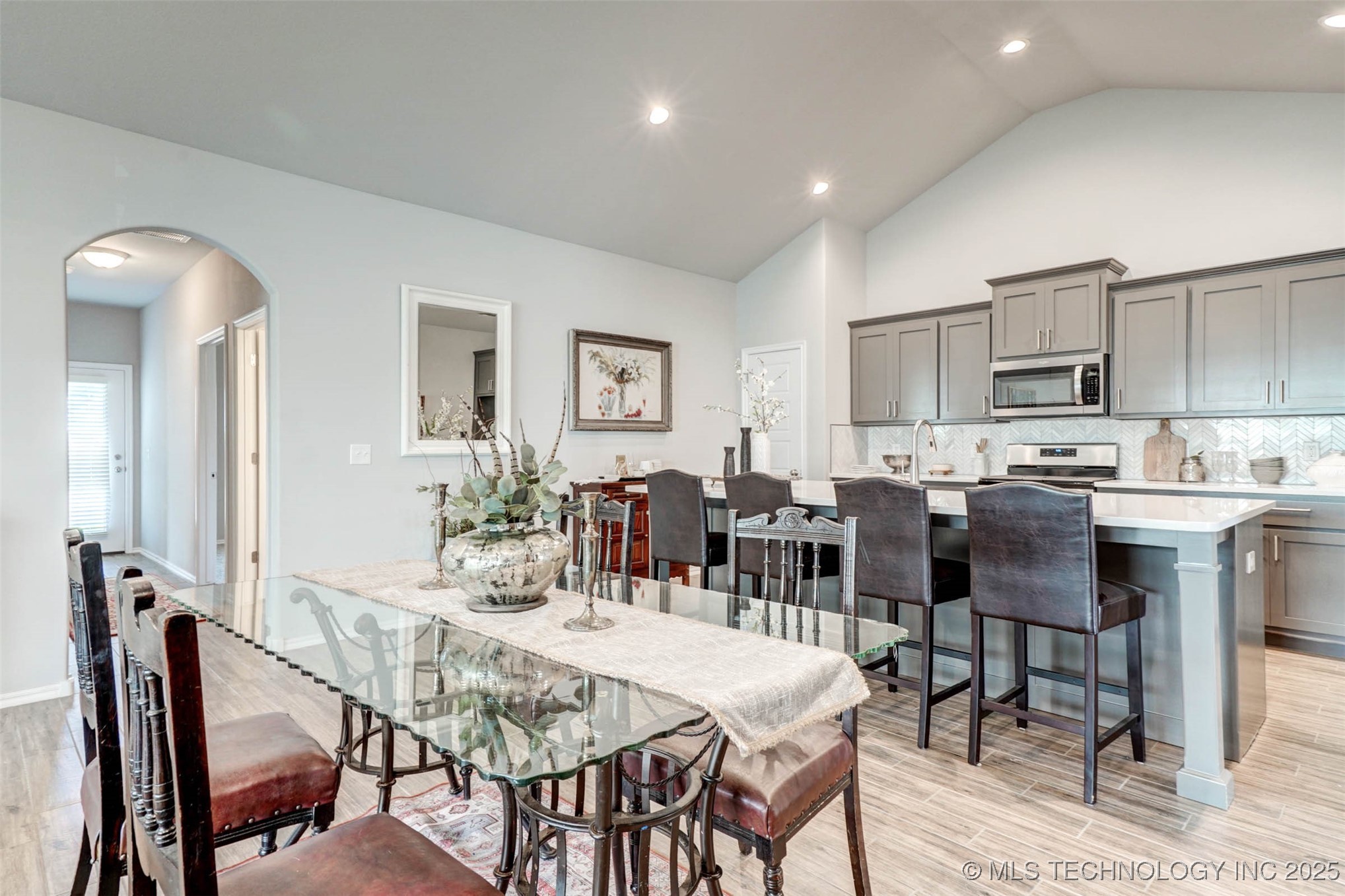 1914 W Imperial Street