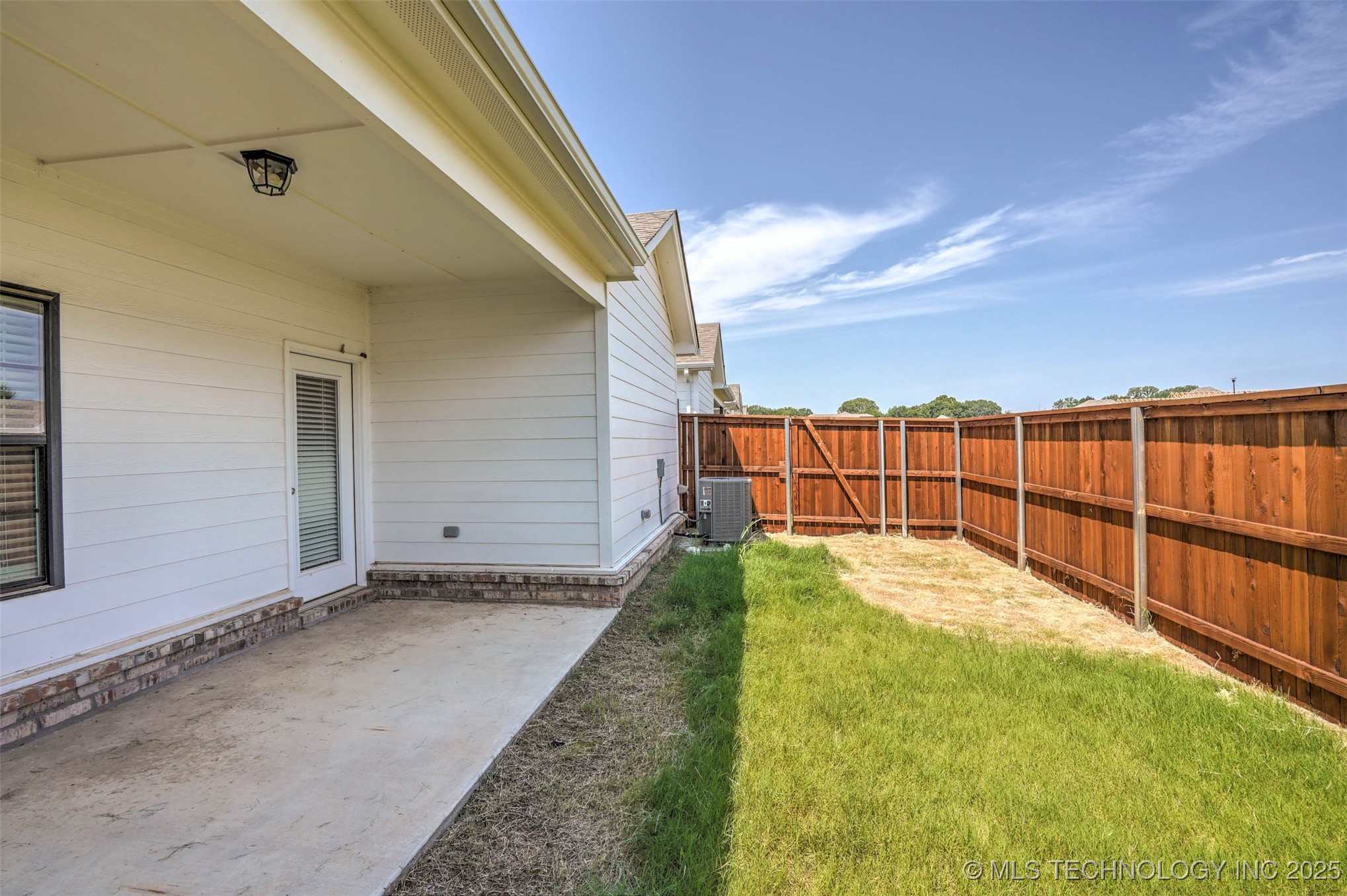 1914 W Imperial Street