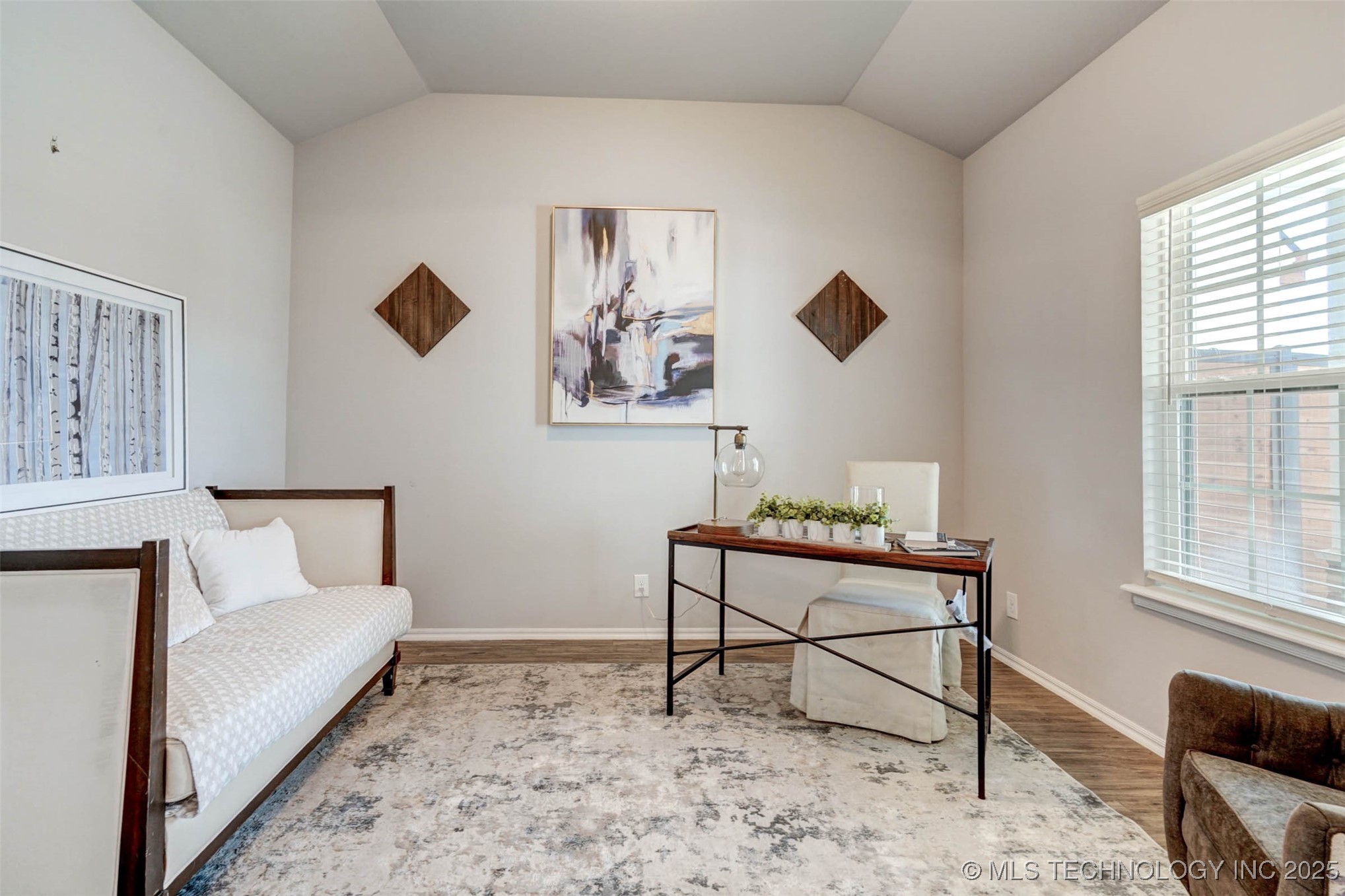 1914 W Imperial Street