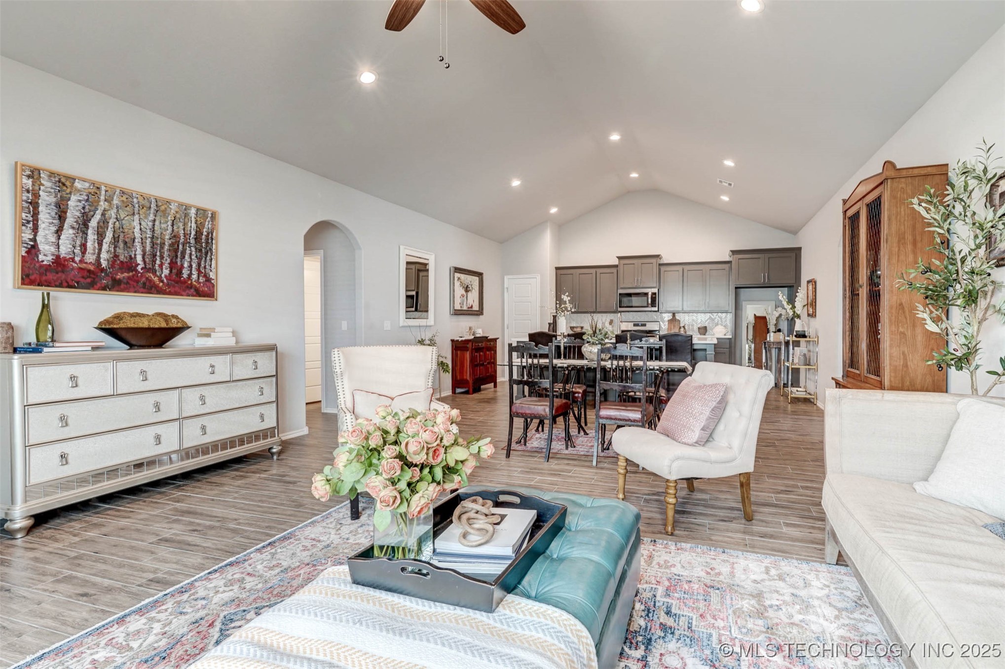 1914 W Imperial Street