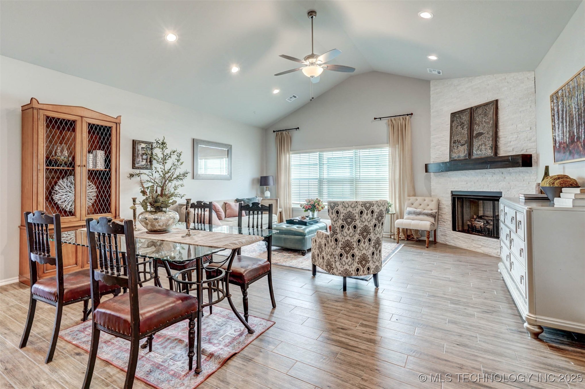 1914 W Imperial Street