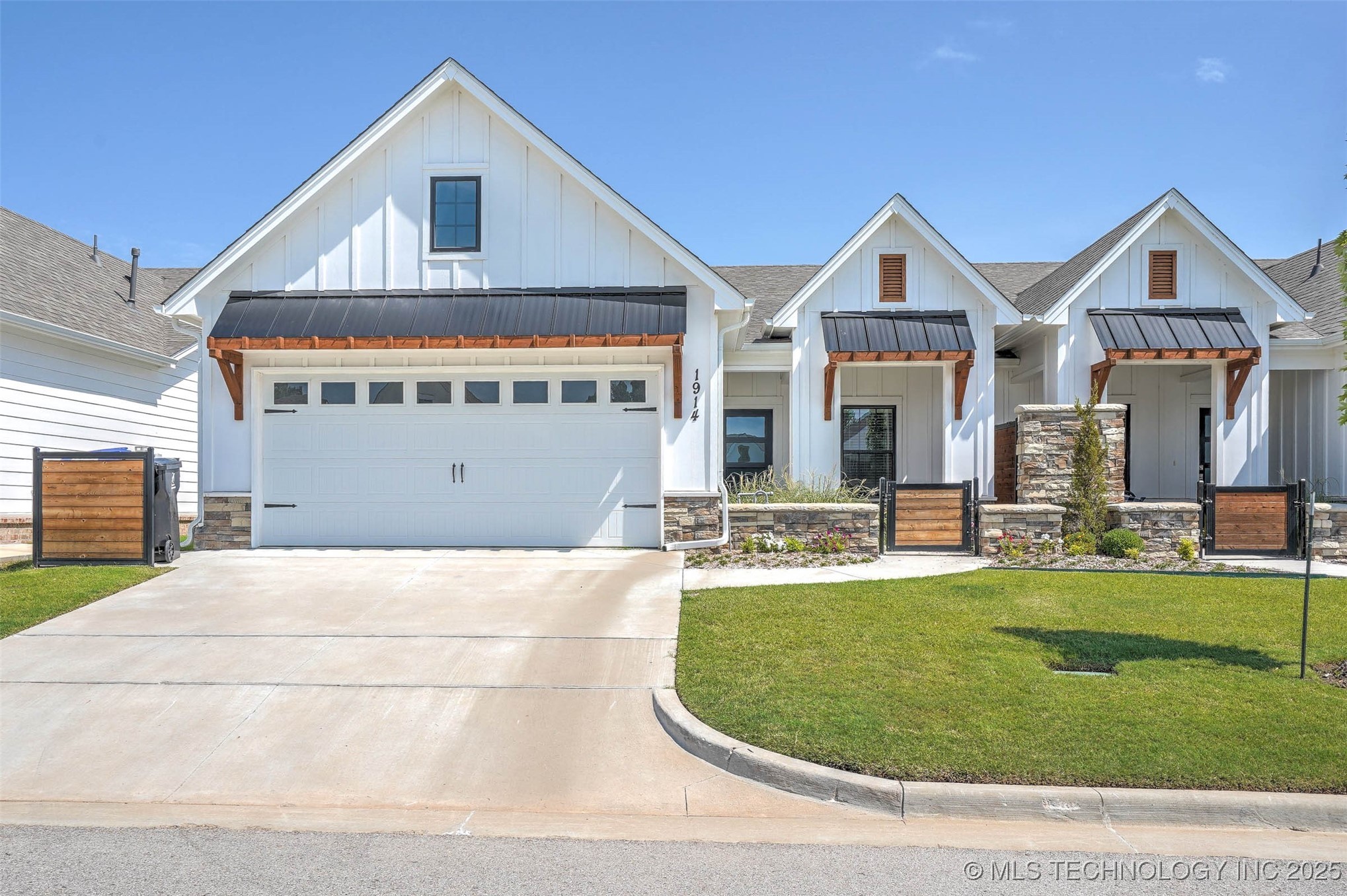 1914 W Imperial Street