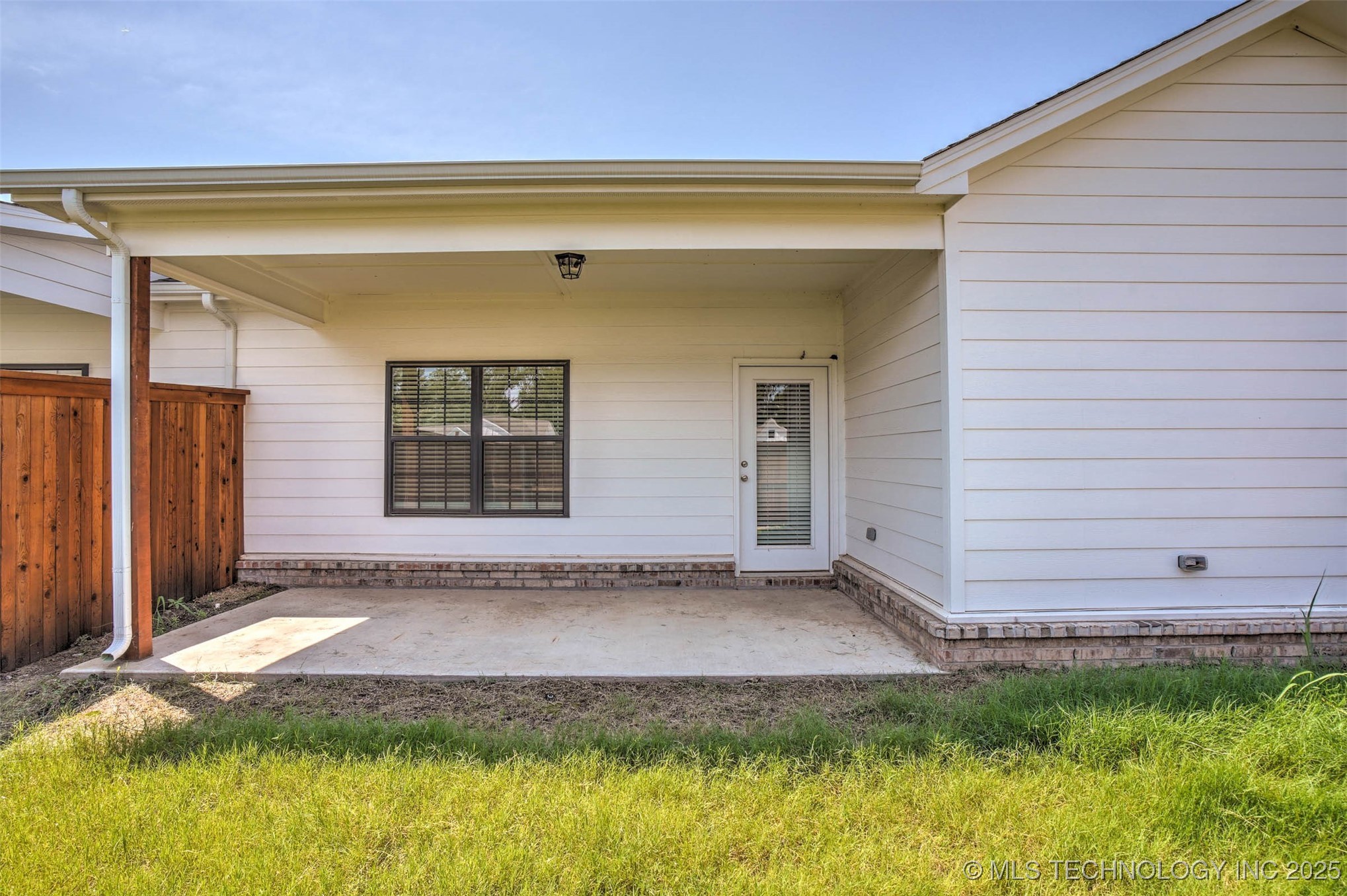 1914 W Imperial Street