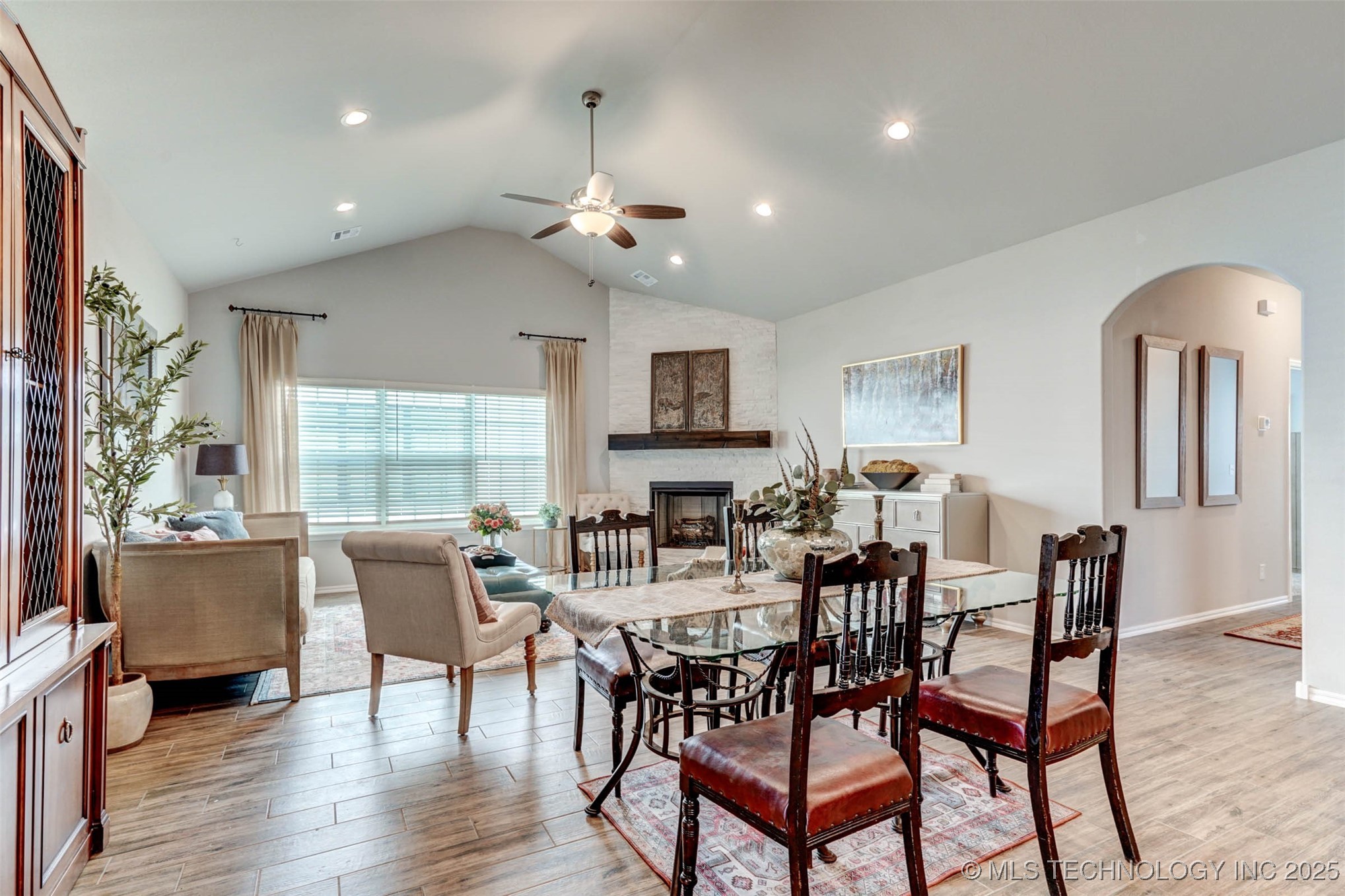 1914 W Imperial Street