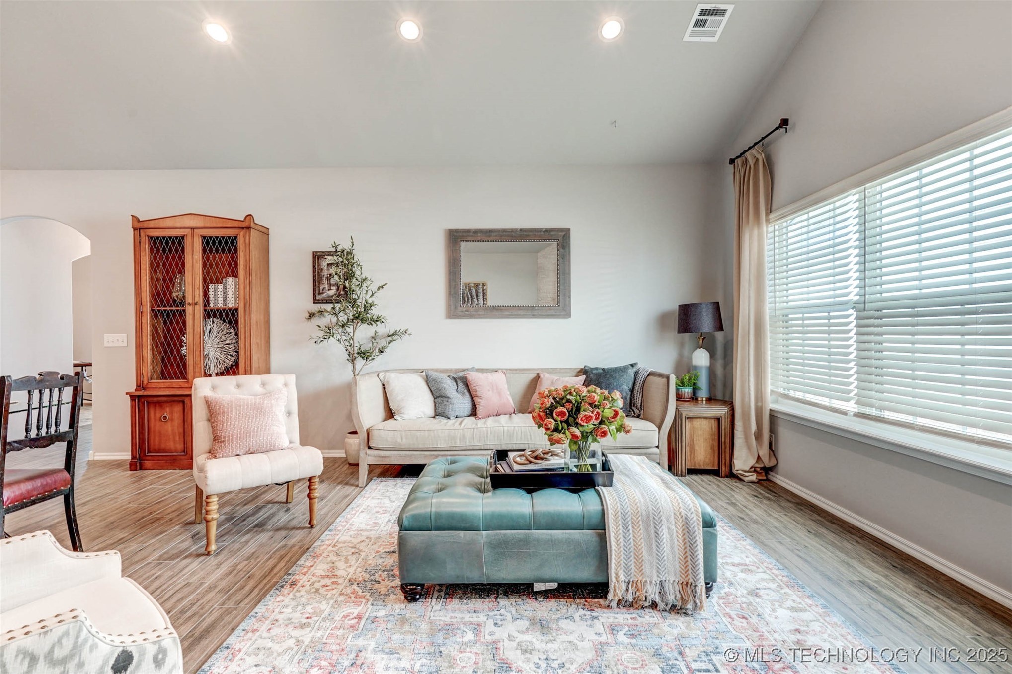 1914 W Imperial Street