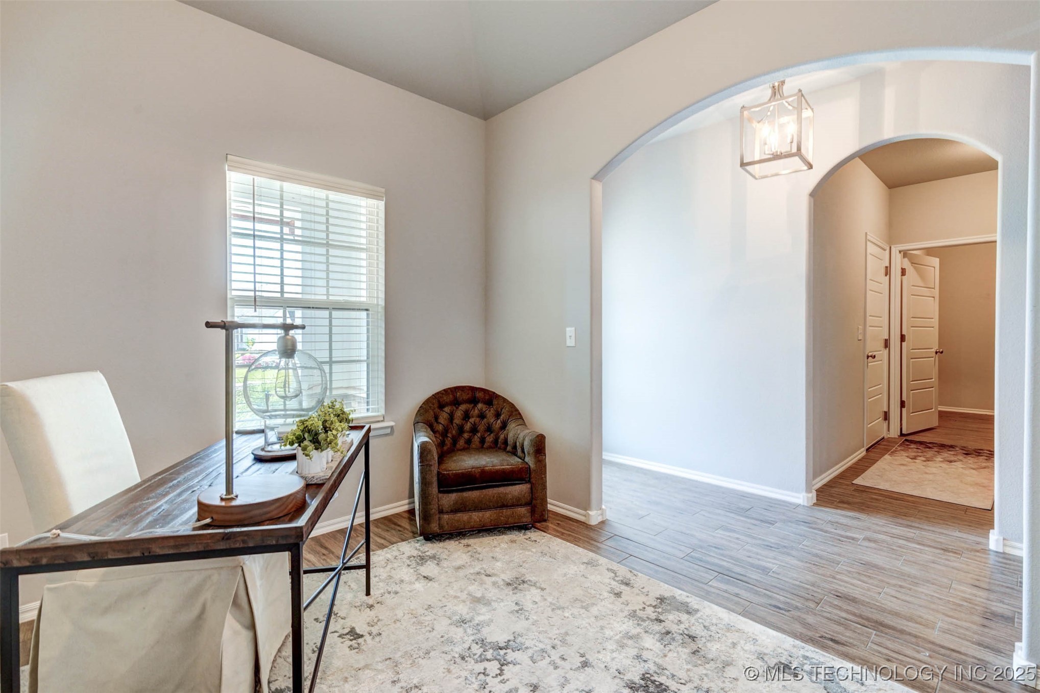 1914 W Imperial Street