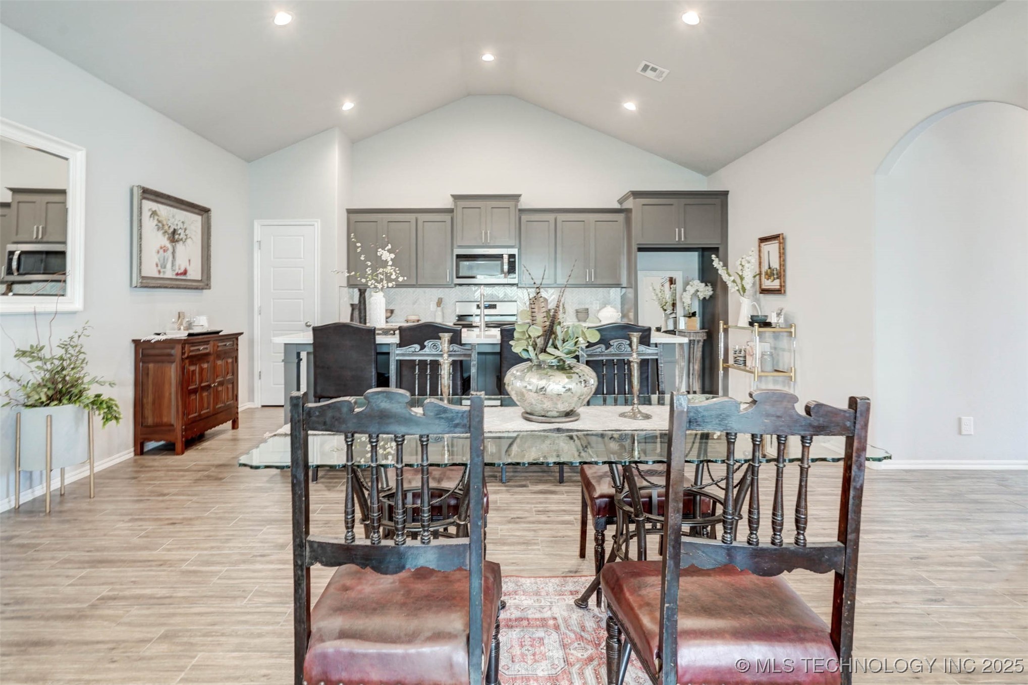 1914 W Imperial Street