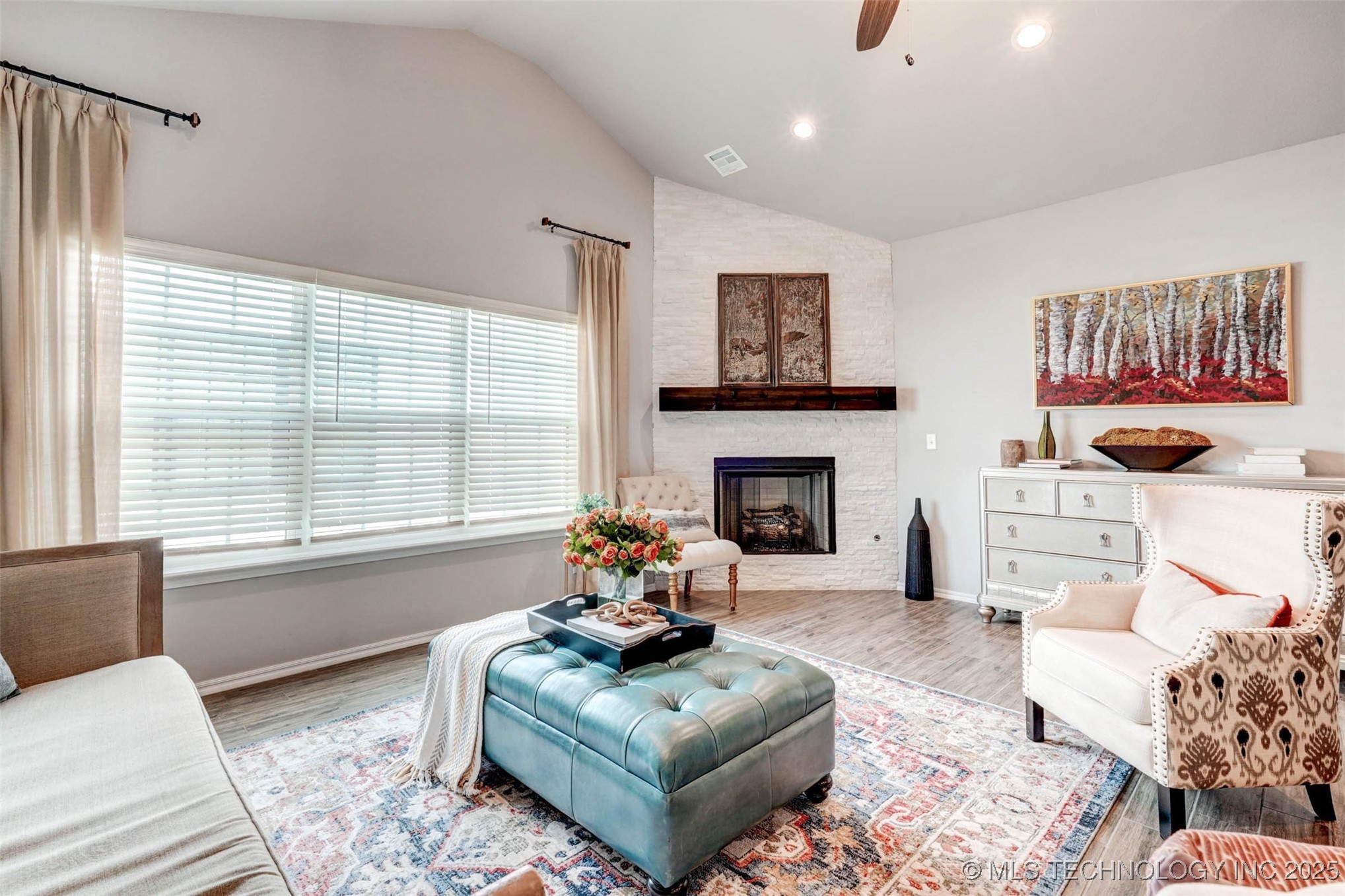 1914 W Imperial Street