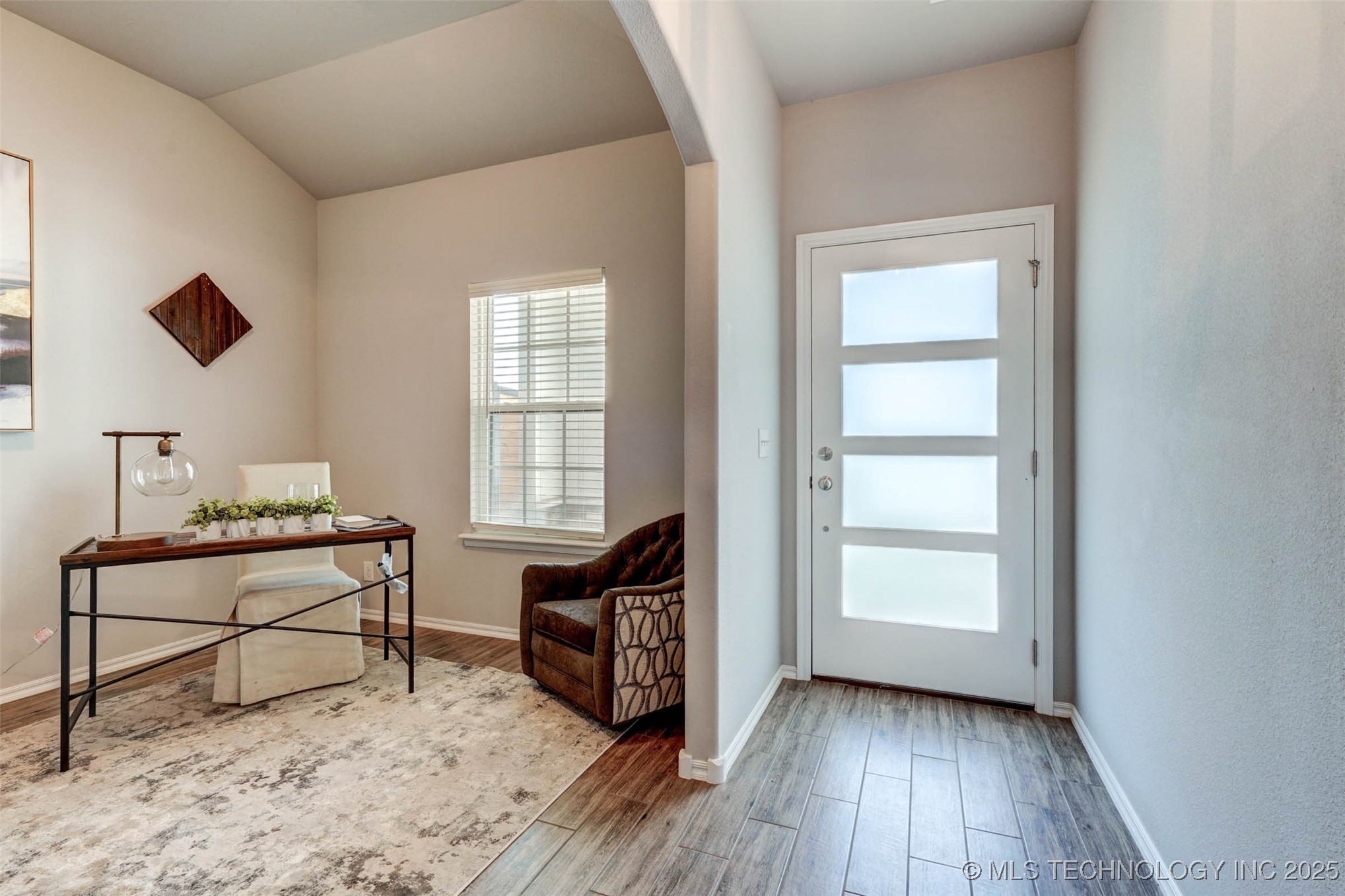 1914 W Imperial Street