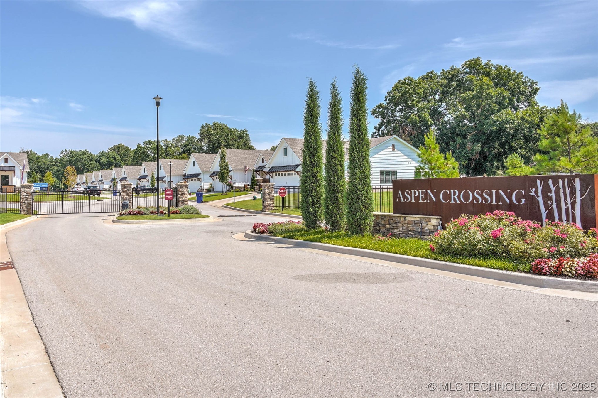 1914 W Imperial Street