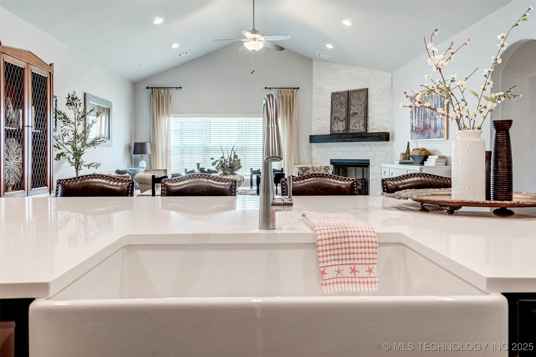 1914 W Imperial Street