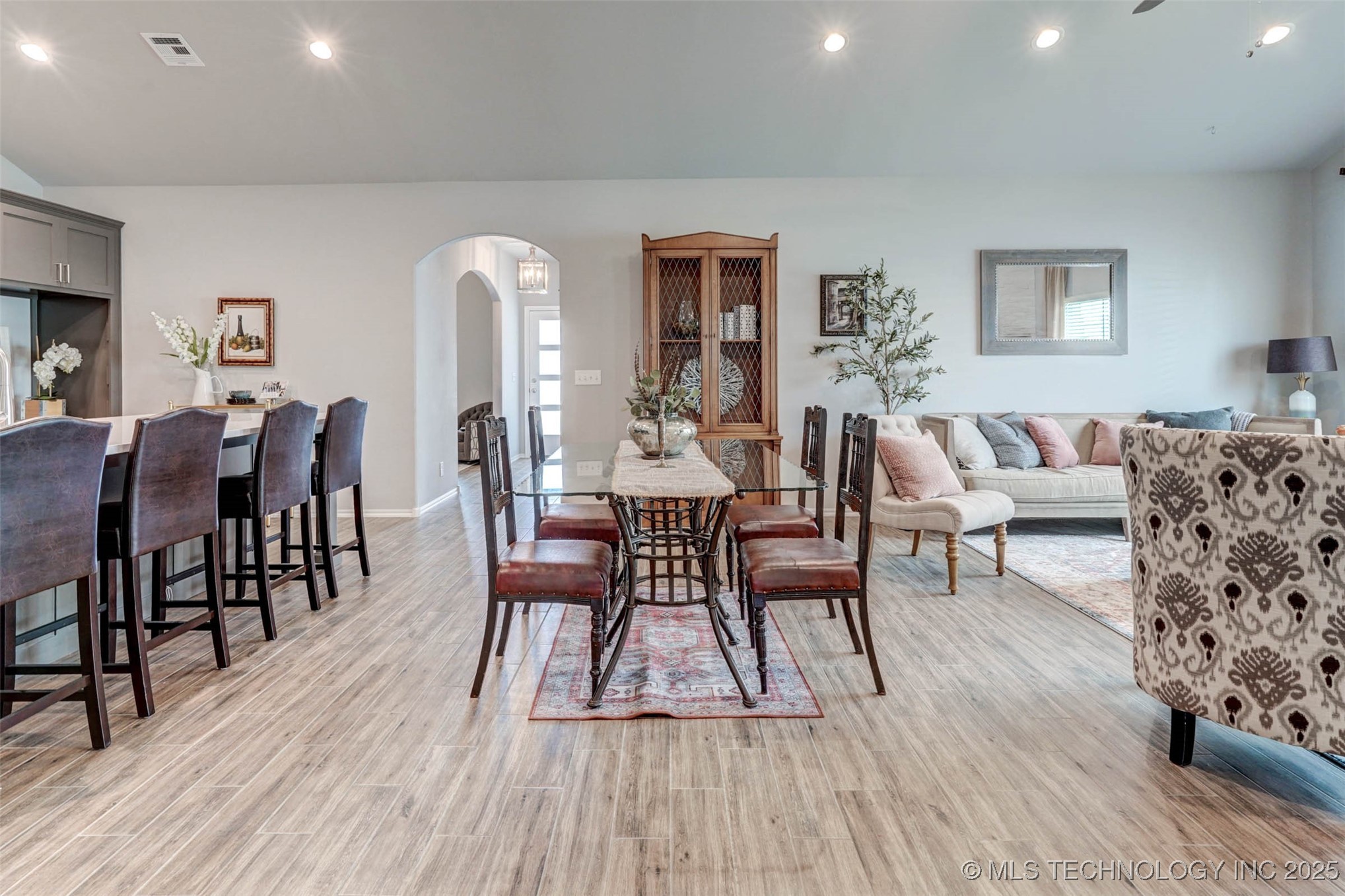 1914 W Imperial Street