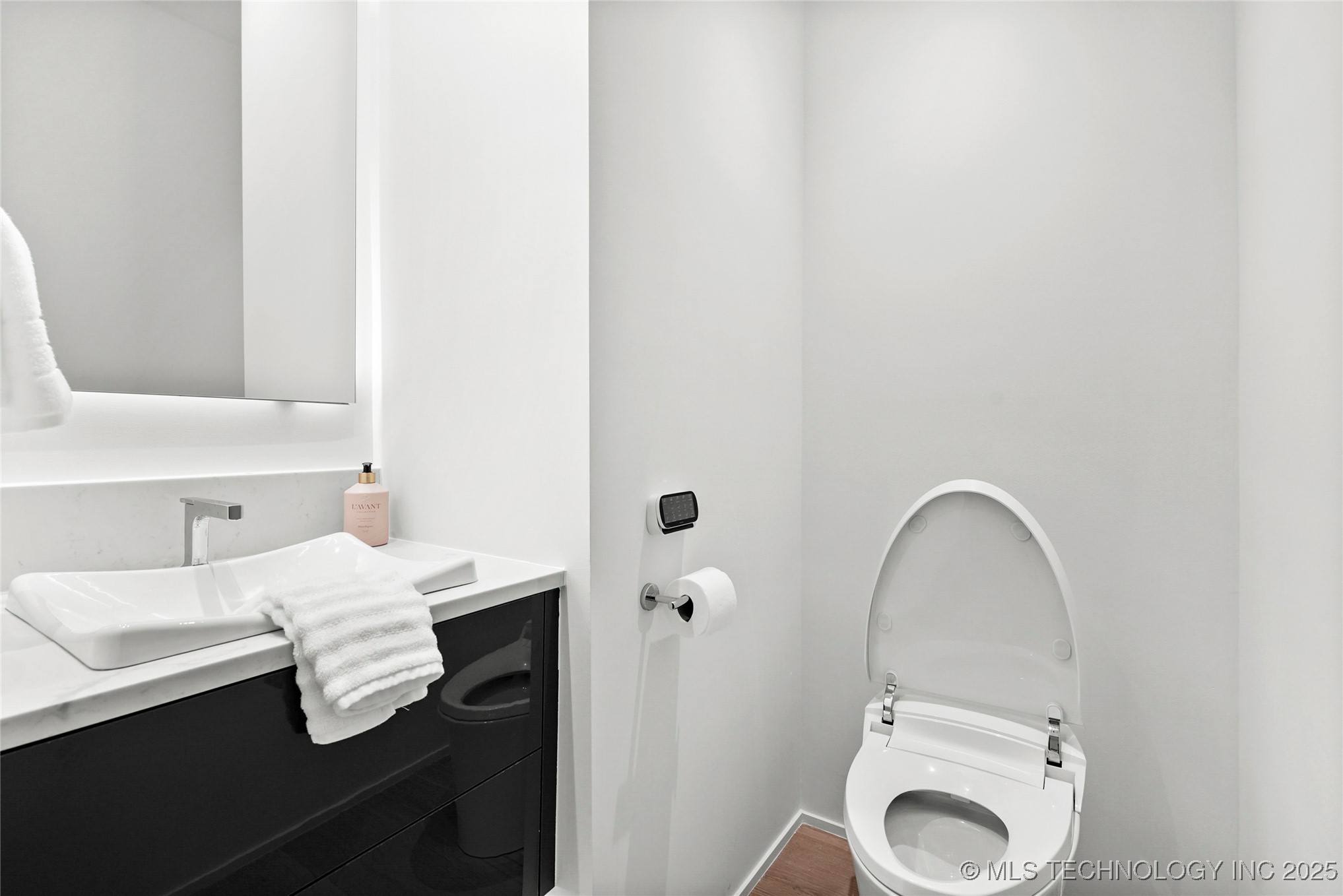 2501 S Columbia Avenue