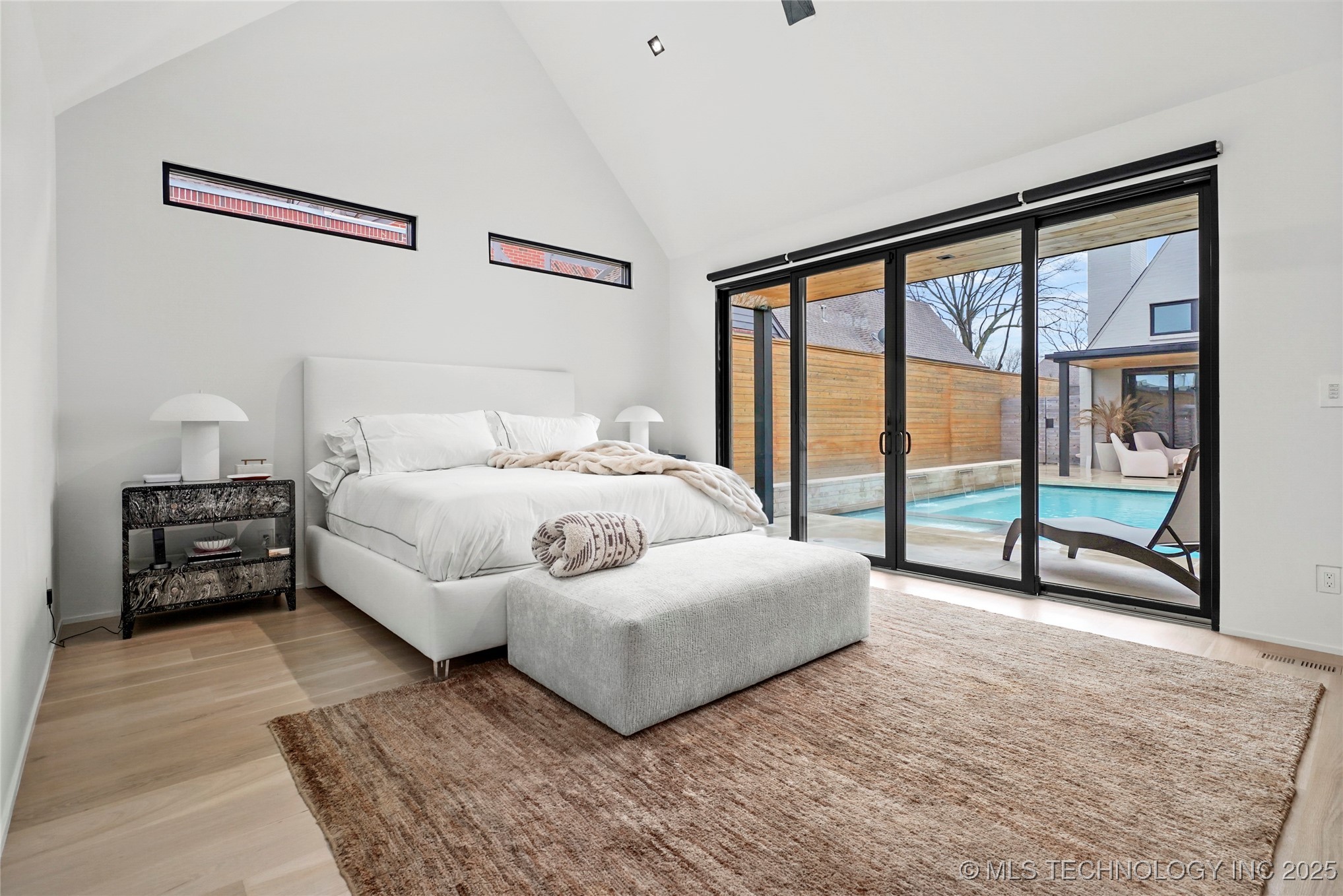 2501 S Columbia Avenue