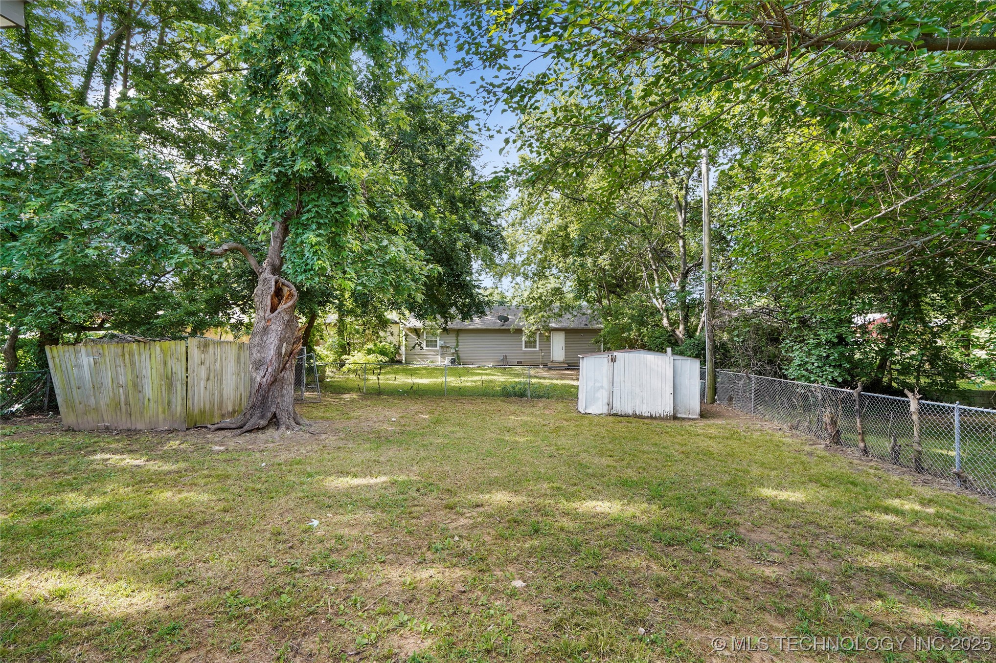 116 W 49th Place N