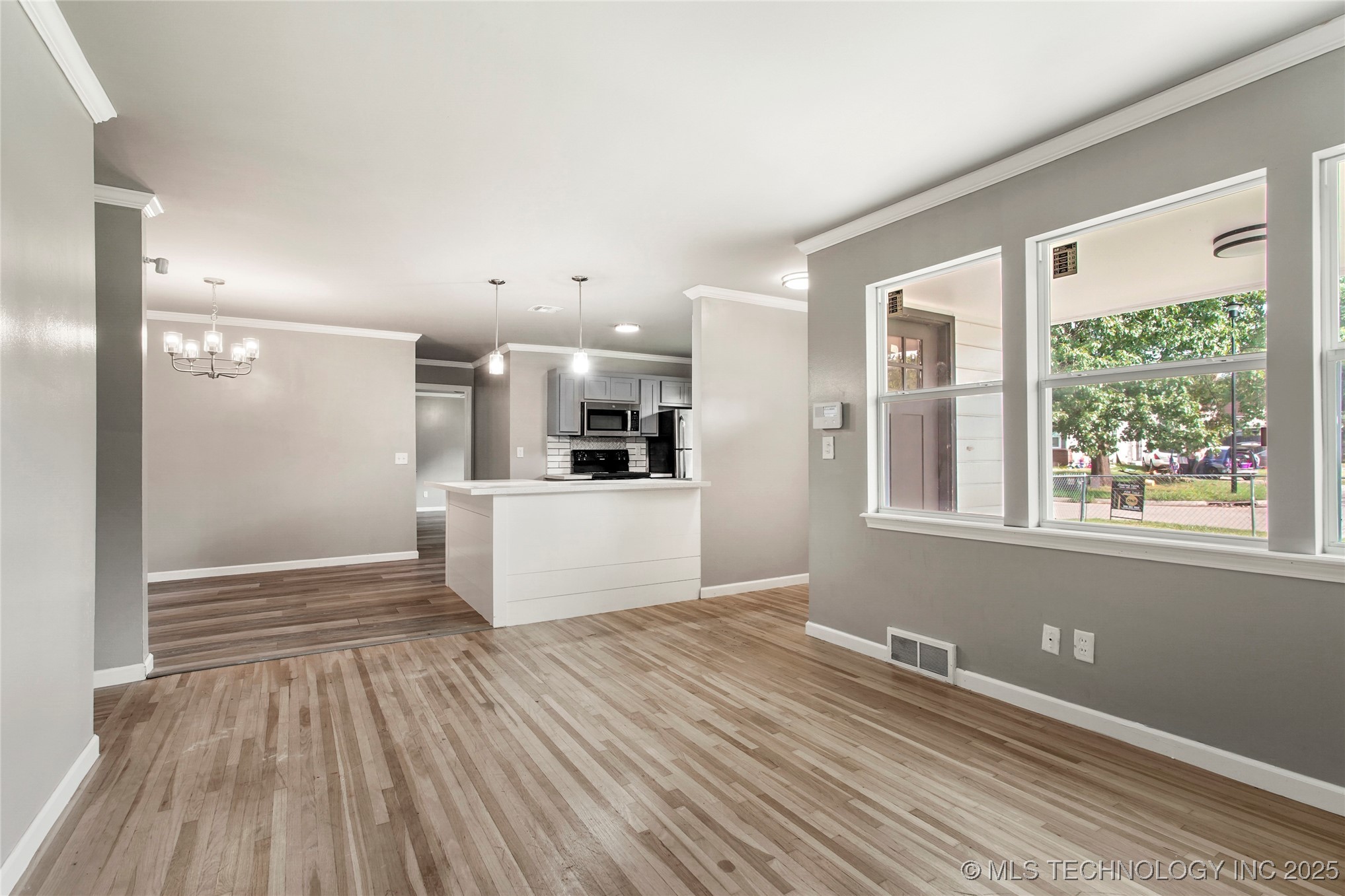 116 W 49th Place N